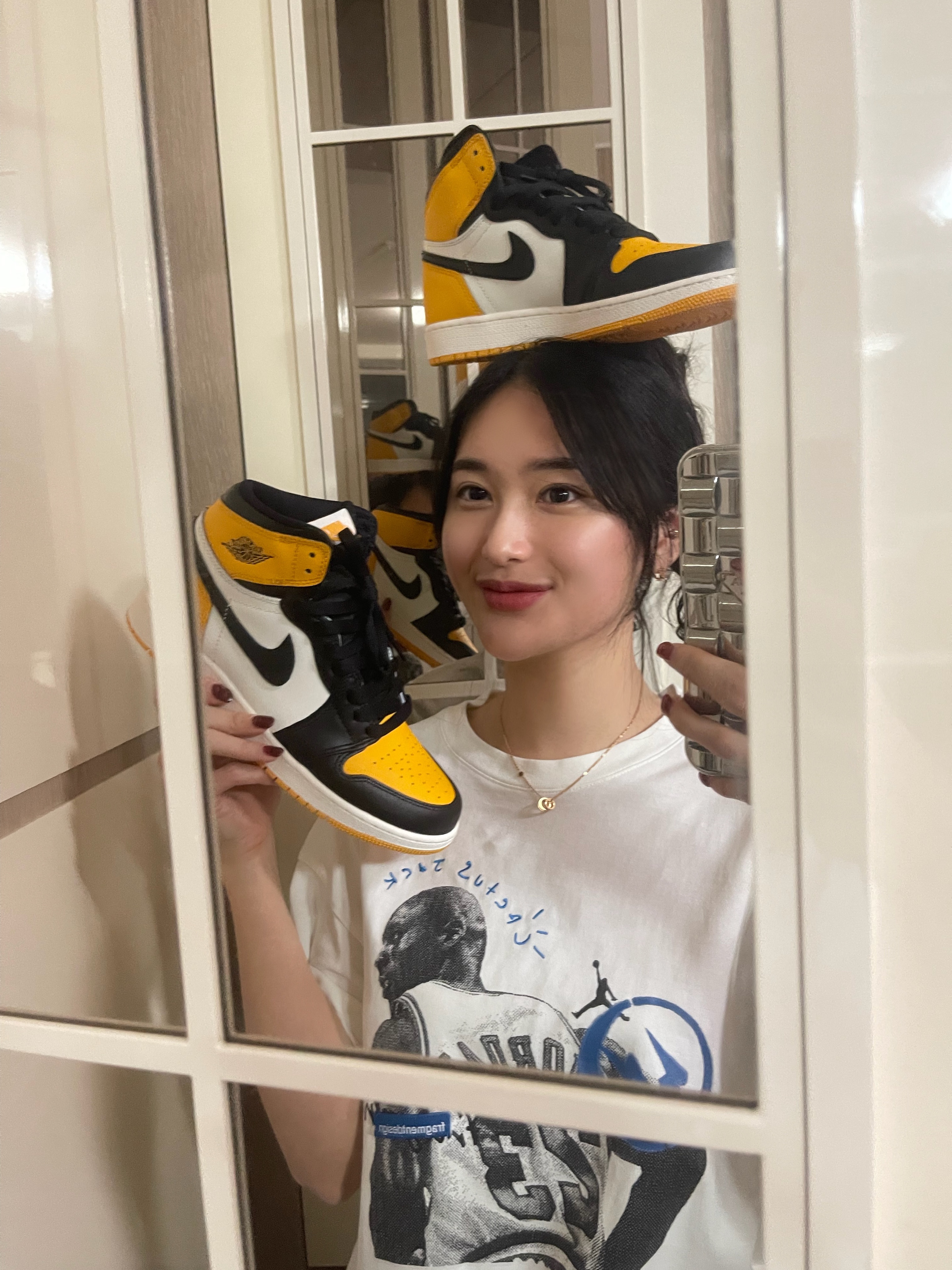 (GS) Jordan 1 Retro High OG Taxi, Jordan x Travis Scott x Fragment T-Shirt Sail (DJ0619-133) 착용 스타일 - 1