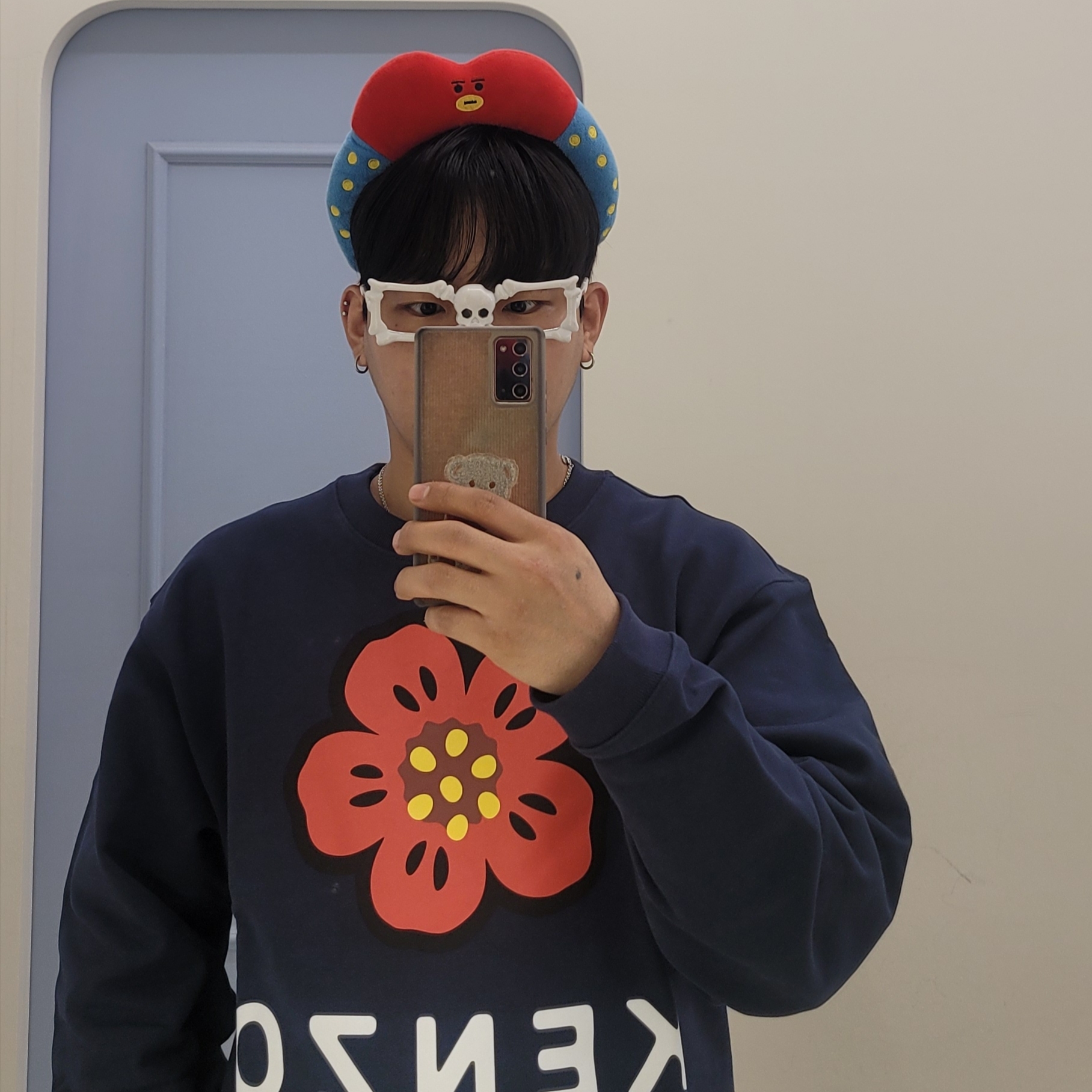 Kenzo Boke Flower Sweatshirt Midnight Blue 착용 스타일
