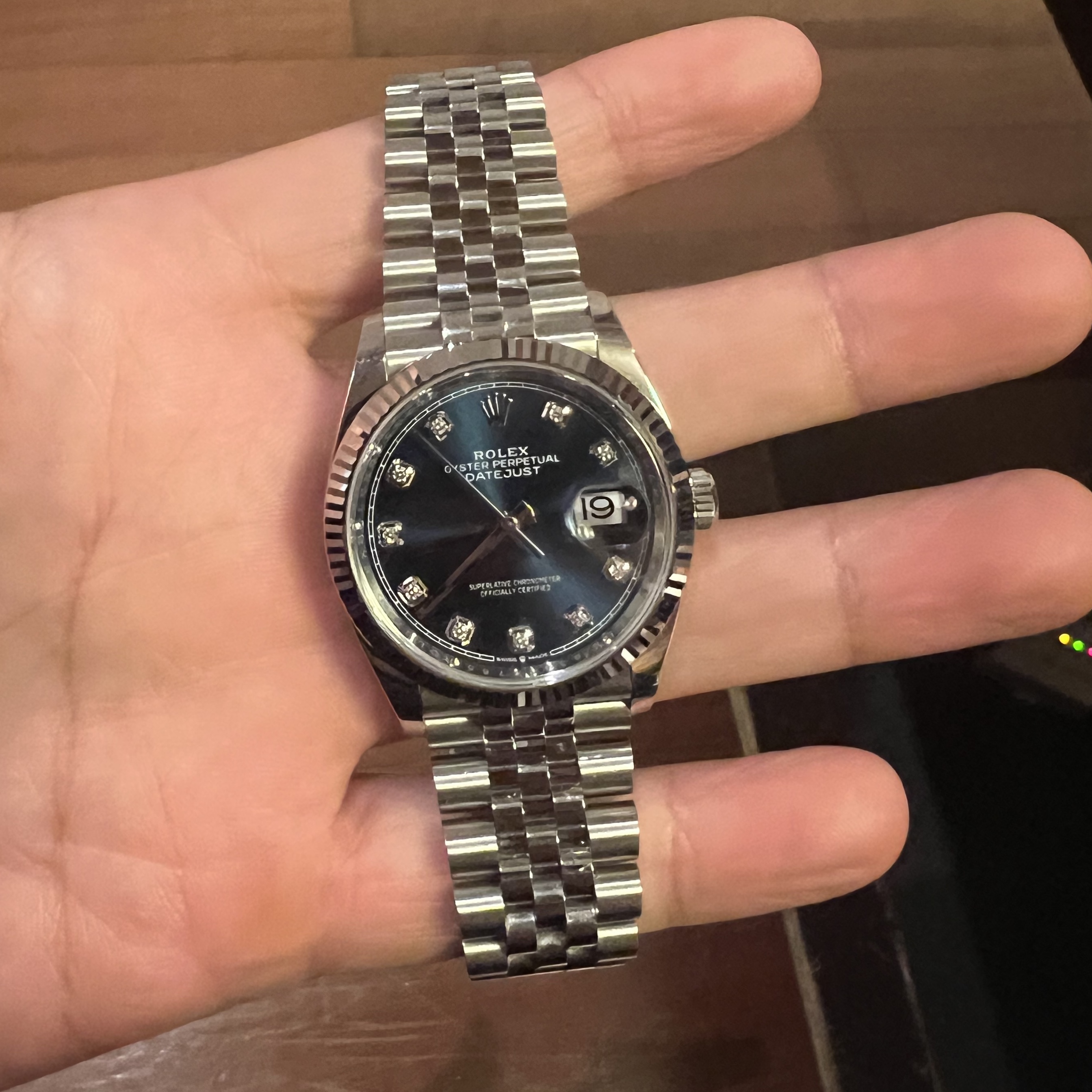 Rolex Datejust 36mm 126234 Bright Blue Diamond-Set Jubilee 착용 스타일