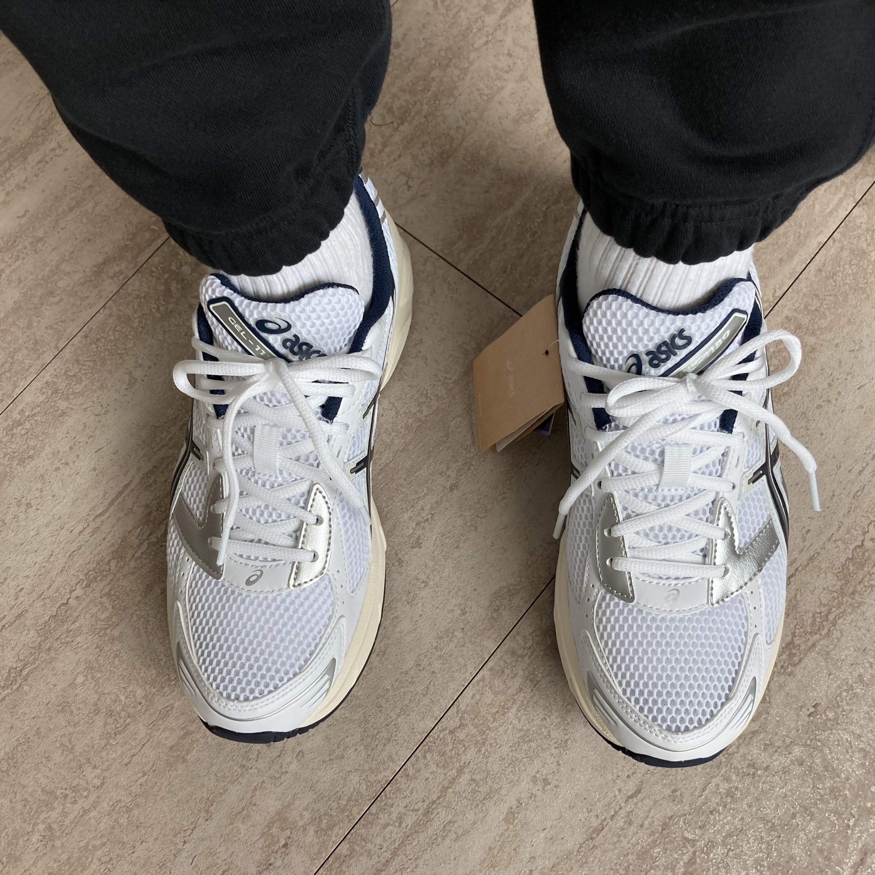 (W) Asics Gel-1130 White Midnight 착용 스타일 - 1