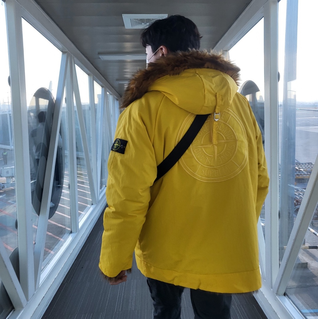 Supreme x Stone Island Formula Steel Reversible Faux Fur Parka Yellow - 22SS, Nike x Tom Sachs General Purpose Shoe Archive 착용 스타일 - 2