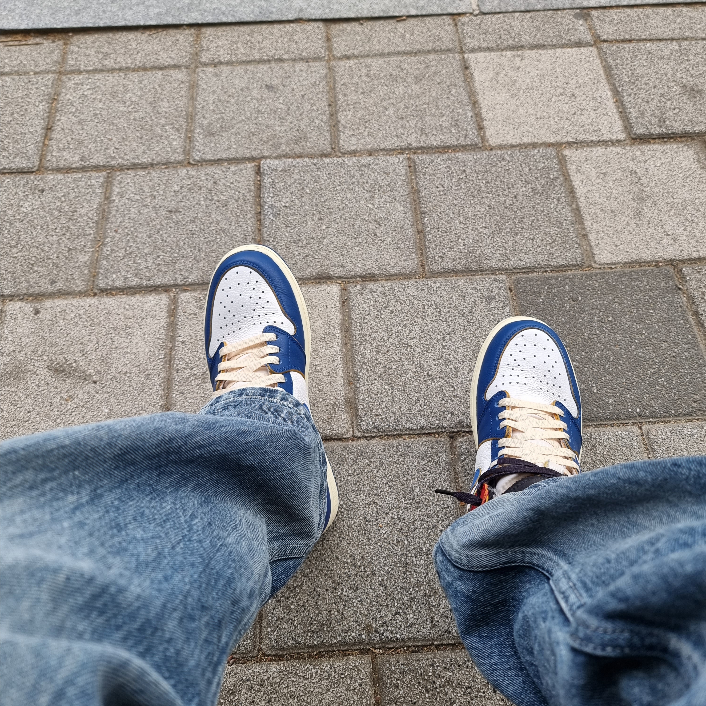 Jordan 1 x Union Retro High Blue Toe 착용 스타일