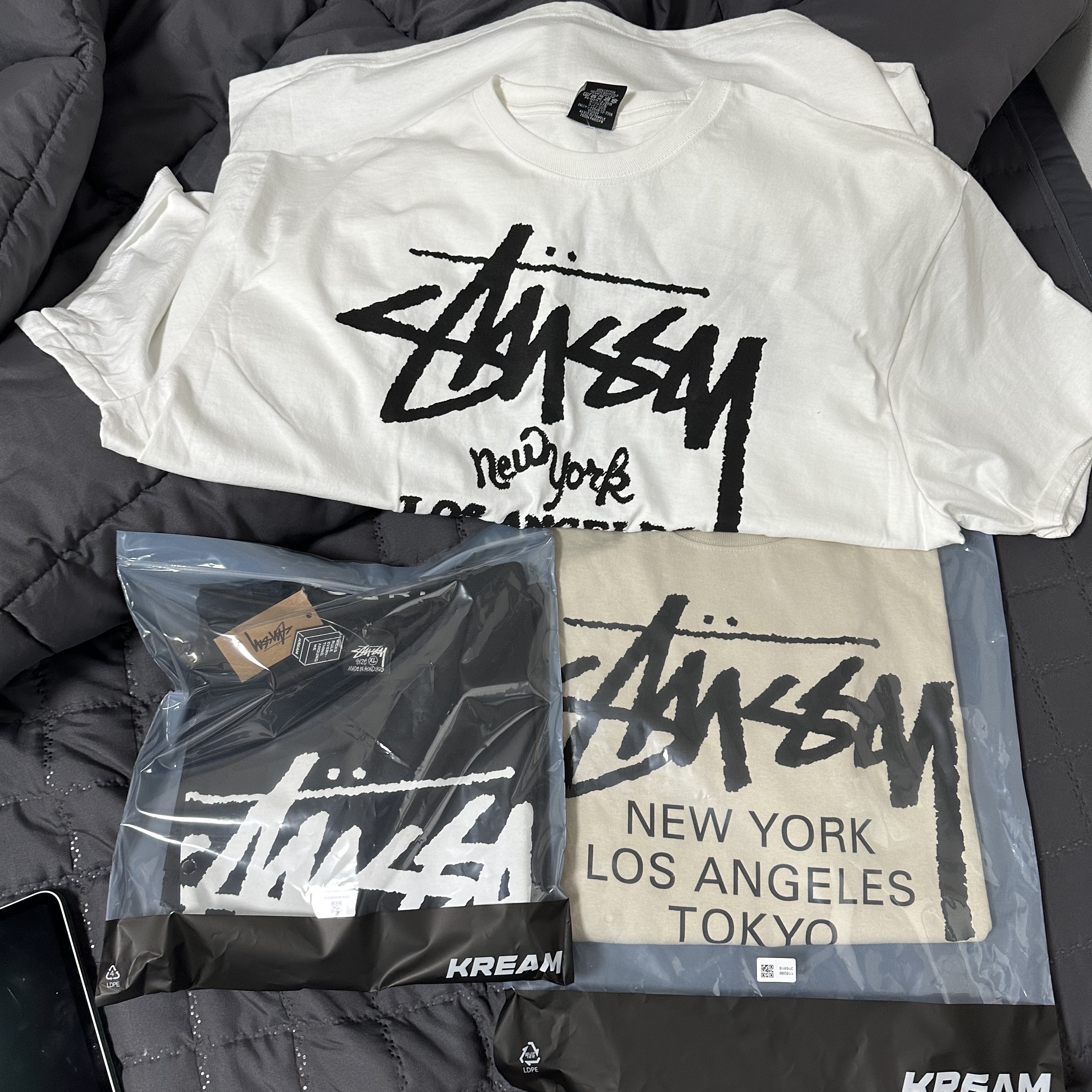Stussy World Tour T-Shirt Black 2023 착용 스타일