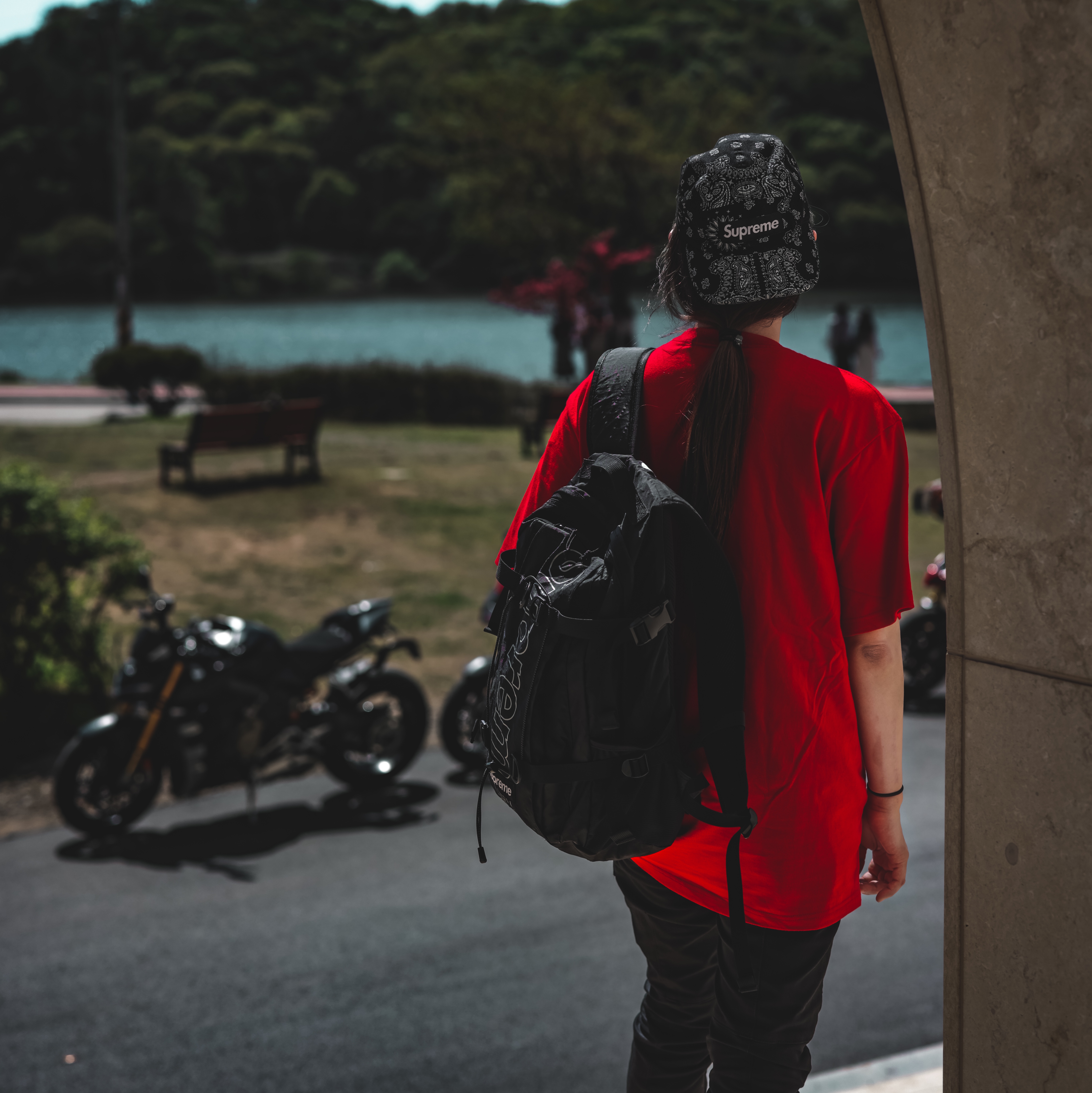 Supreme Backpack Black - 18FW, Supreme Bandana Camp Cap Black - 21SS 착용 스타일