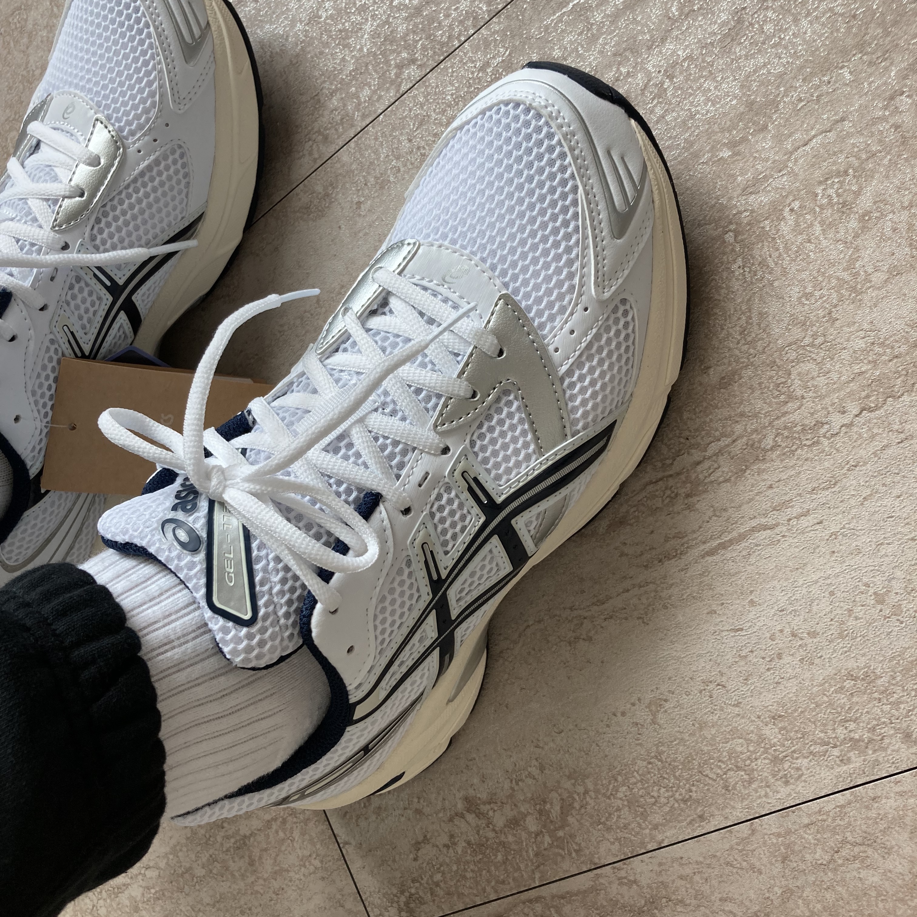 (W) Asics Gel-1130 White Midnight 착용 스타일 - 2