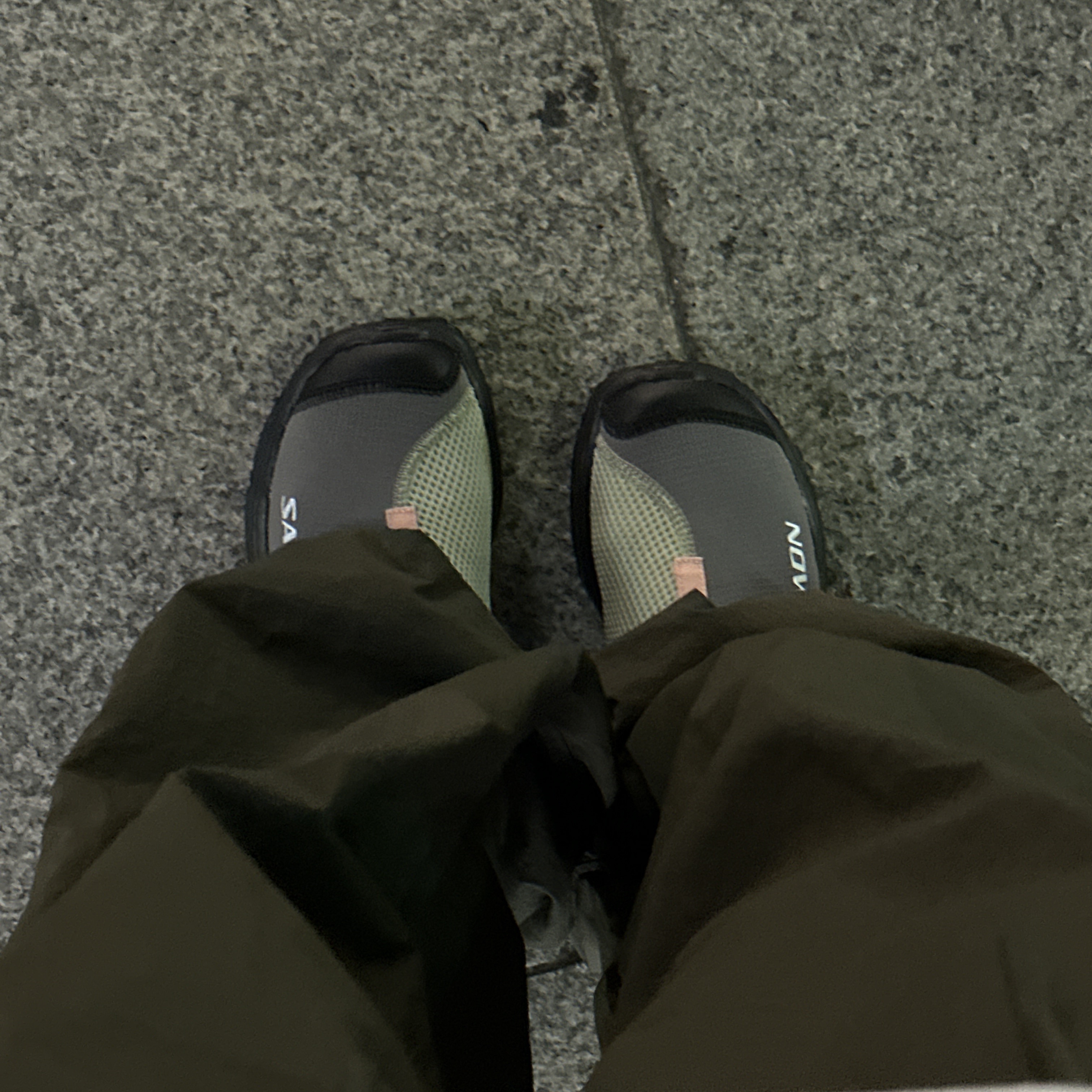 Salomon RX Slide 3.0 Pewter 착용 스타일