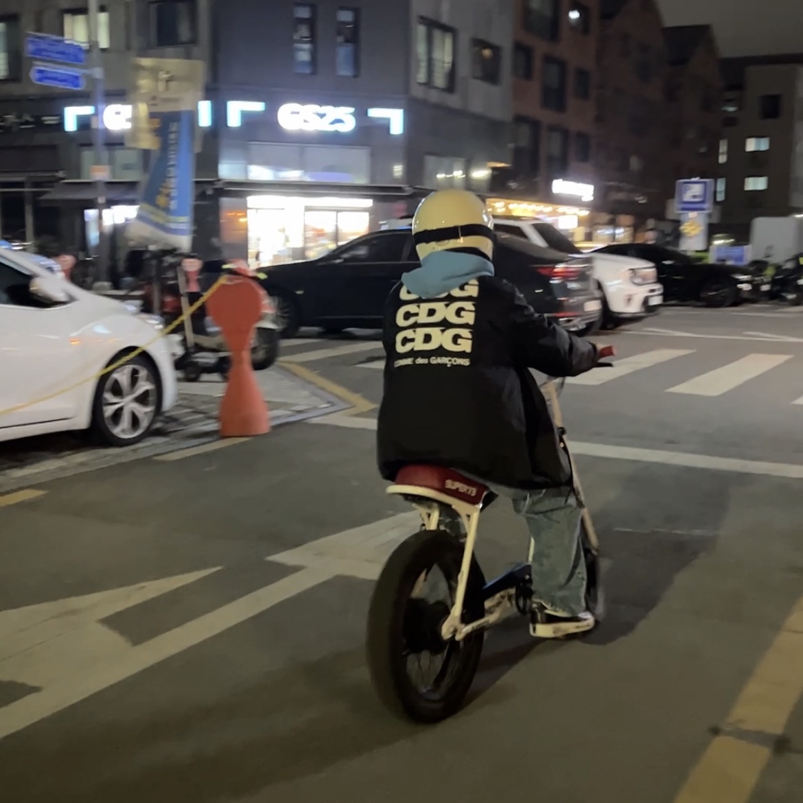 CDG Logo Coach Jacket Black, Nike x Peaceminusone Air Force 1 Low Para-Noise 착용 스타일 - 1