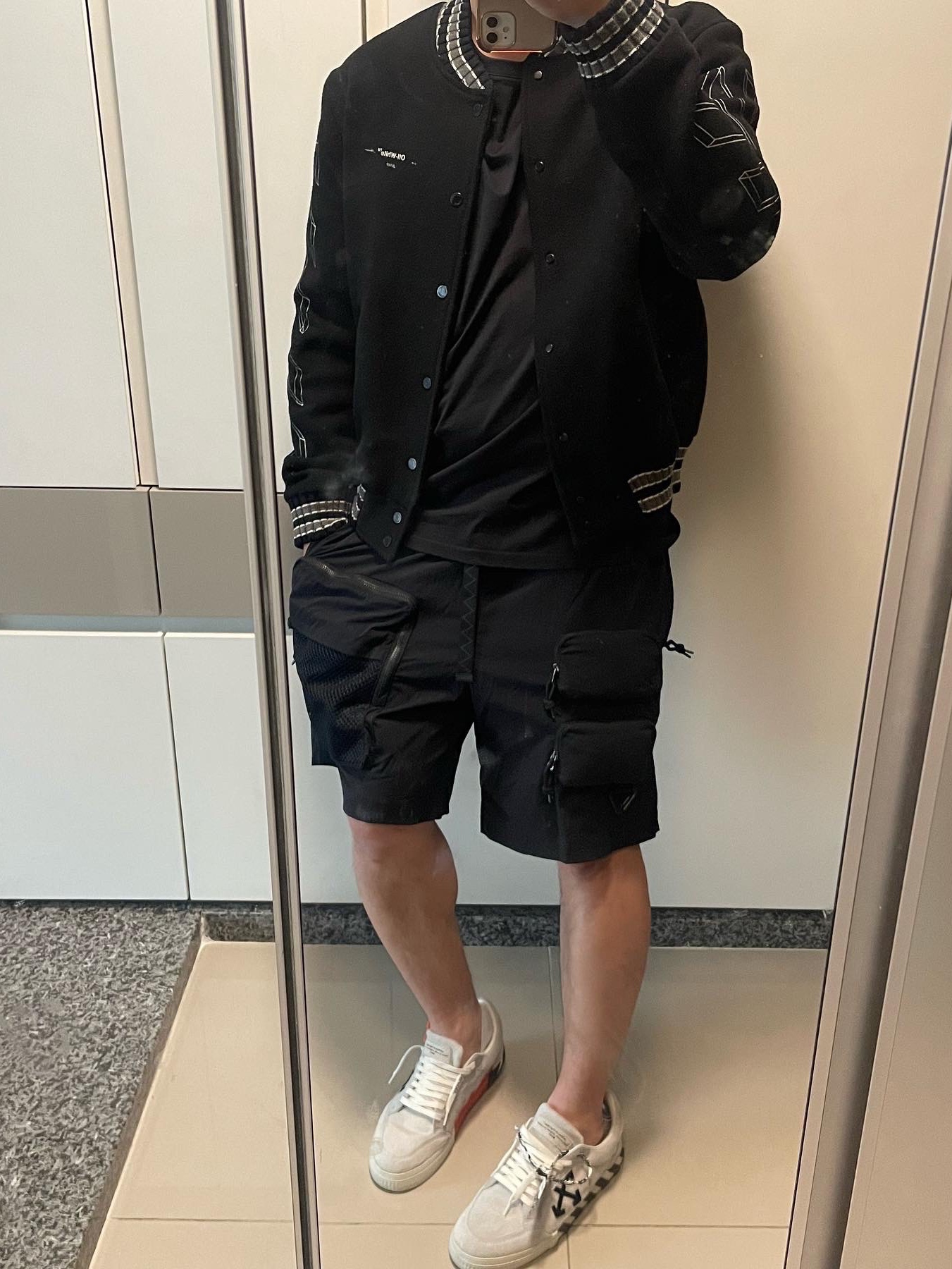 Off-White Diag Outline Wool Varsity Jacket Black Melange Grey, Nike ACG Cargo Shorts Black Dark Beetroot - Asia 착용 스타일