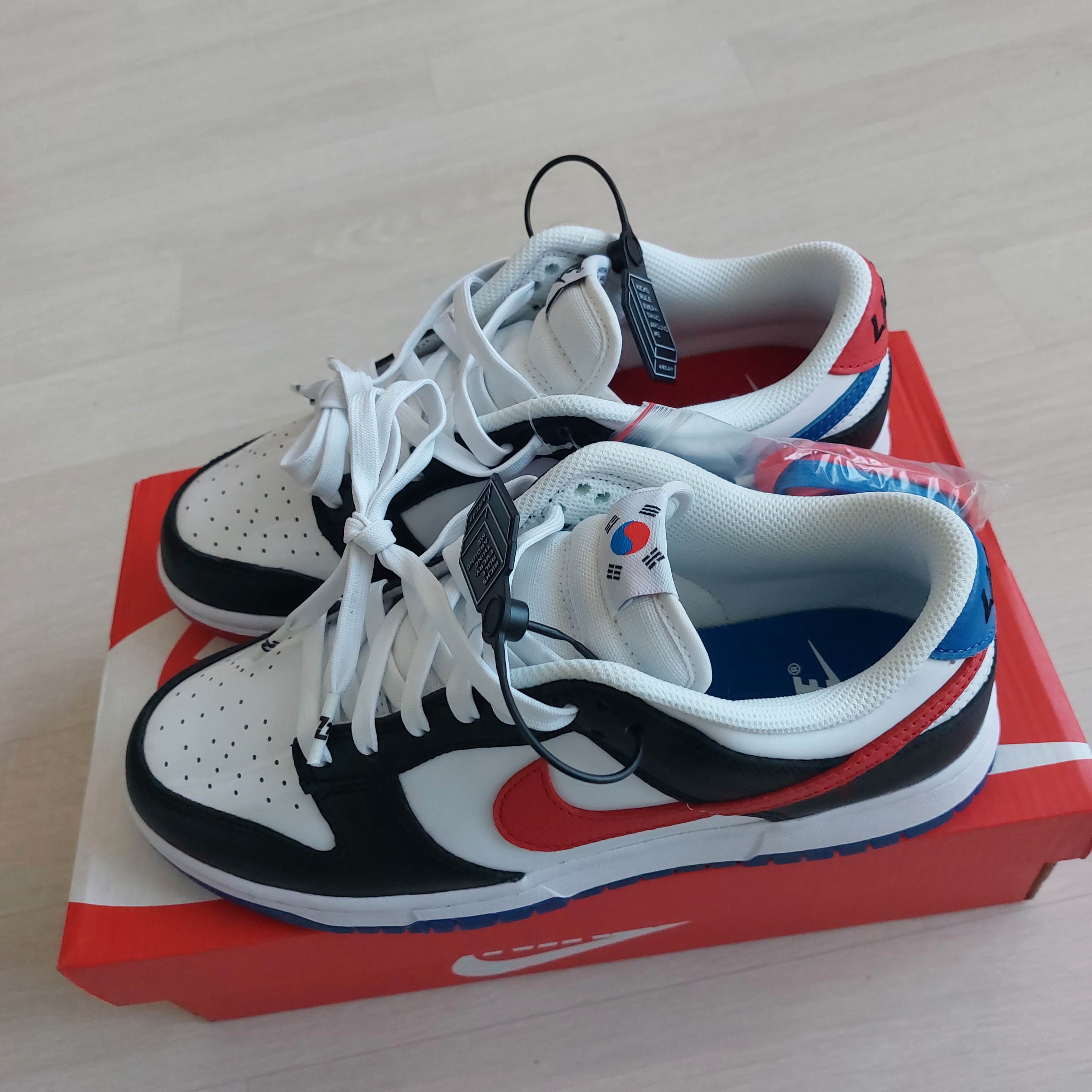 Nike Dunk Low SE Seoul 착용 스타일