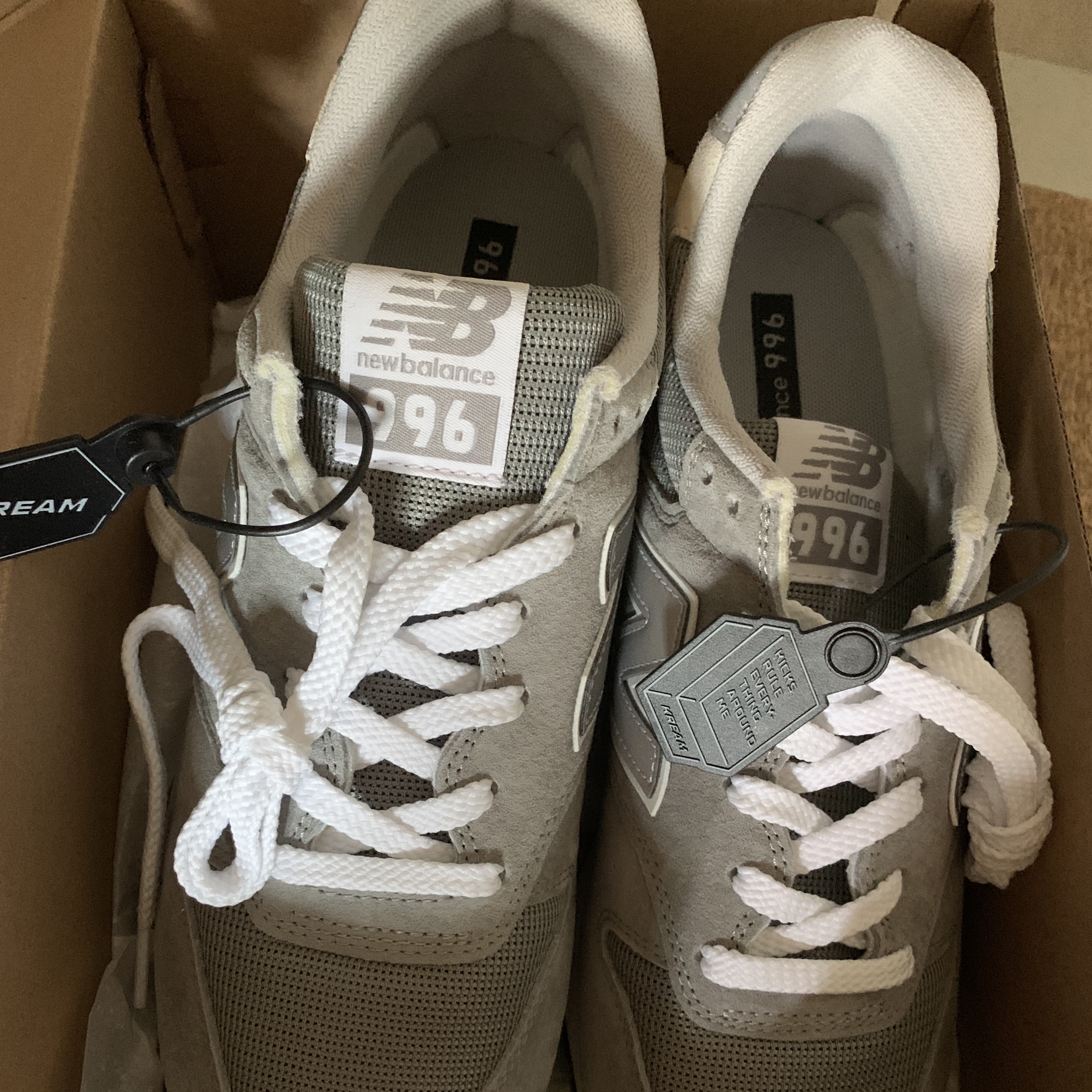 New Balance 996 Grey 착용 스타일