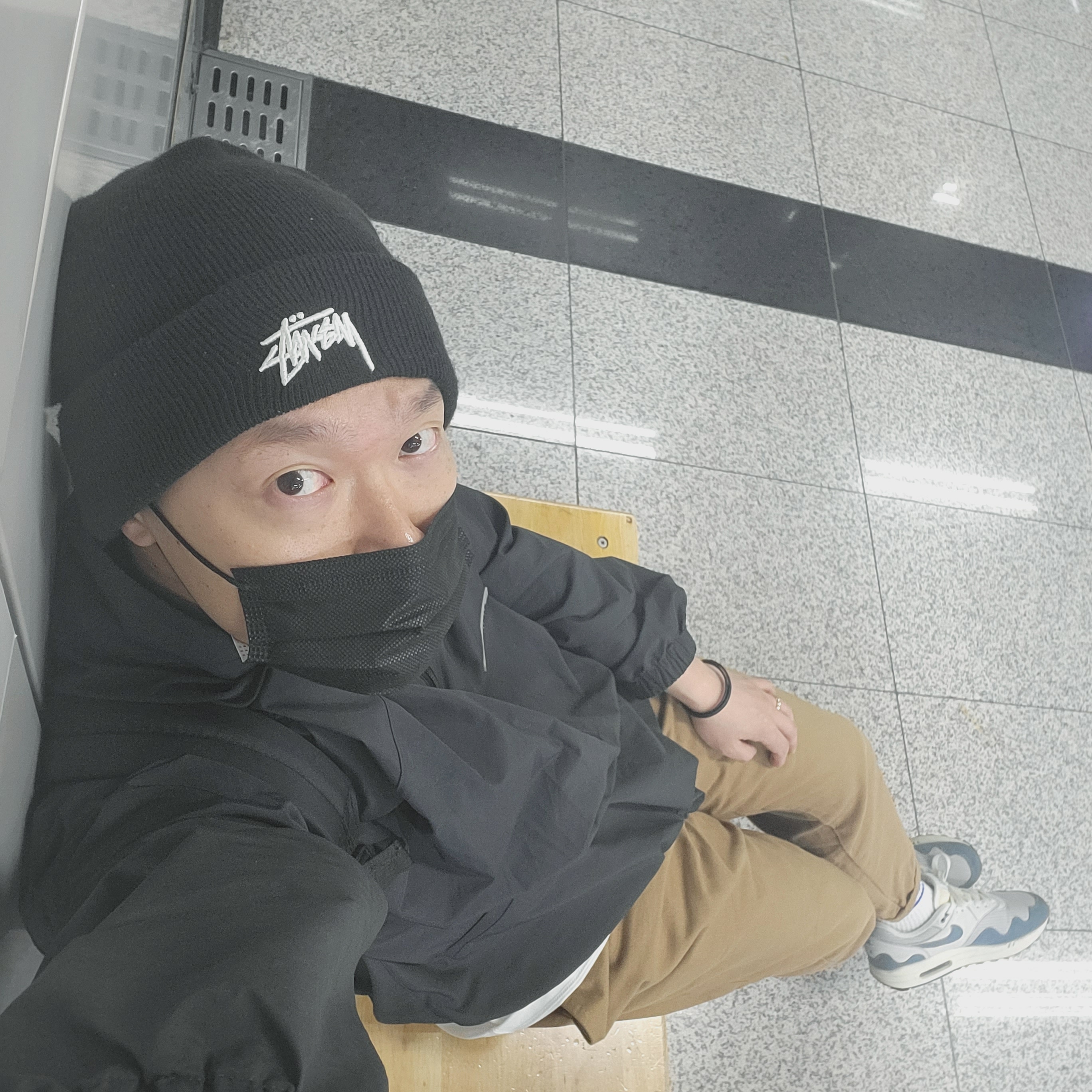 Nike x Stussy NRG Cuffed Beanie Black, Essentials Track Jacket Black - 20FW 착용 스타일
