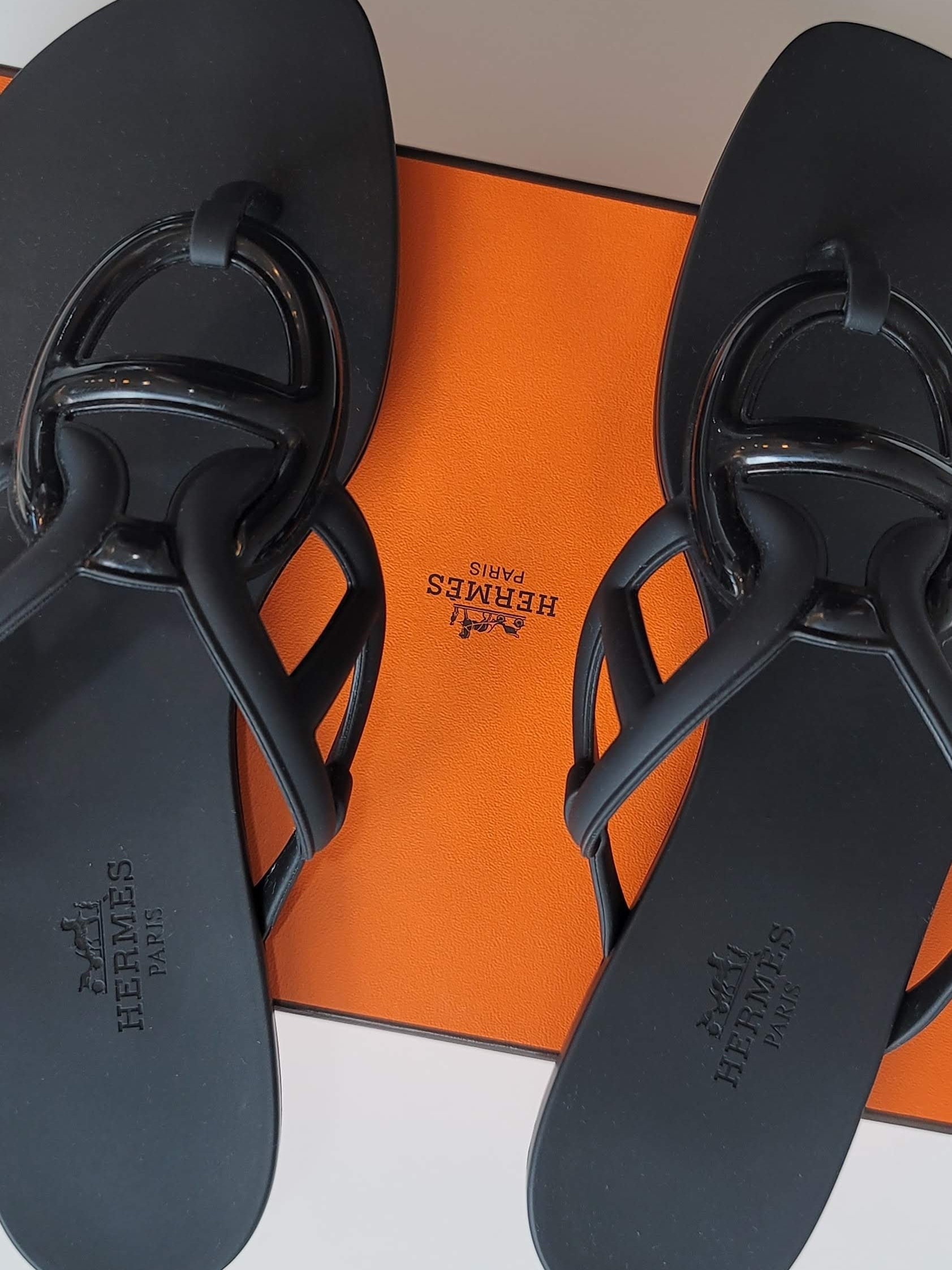 (W) Hermes Egerie Sandal Noir 착용 스타일