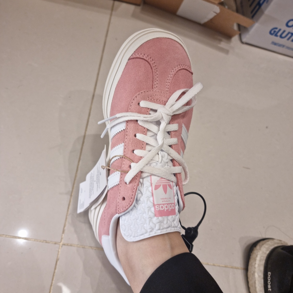 (W) Adidas Gazelle Bold Super Pop 착용 스타일 - 2