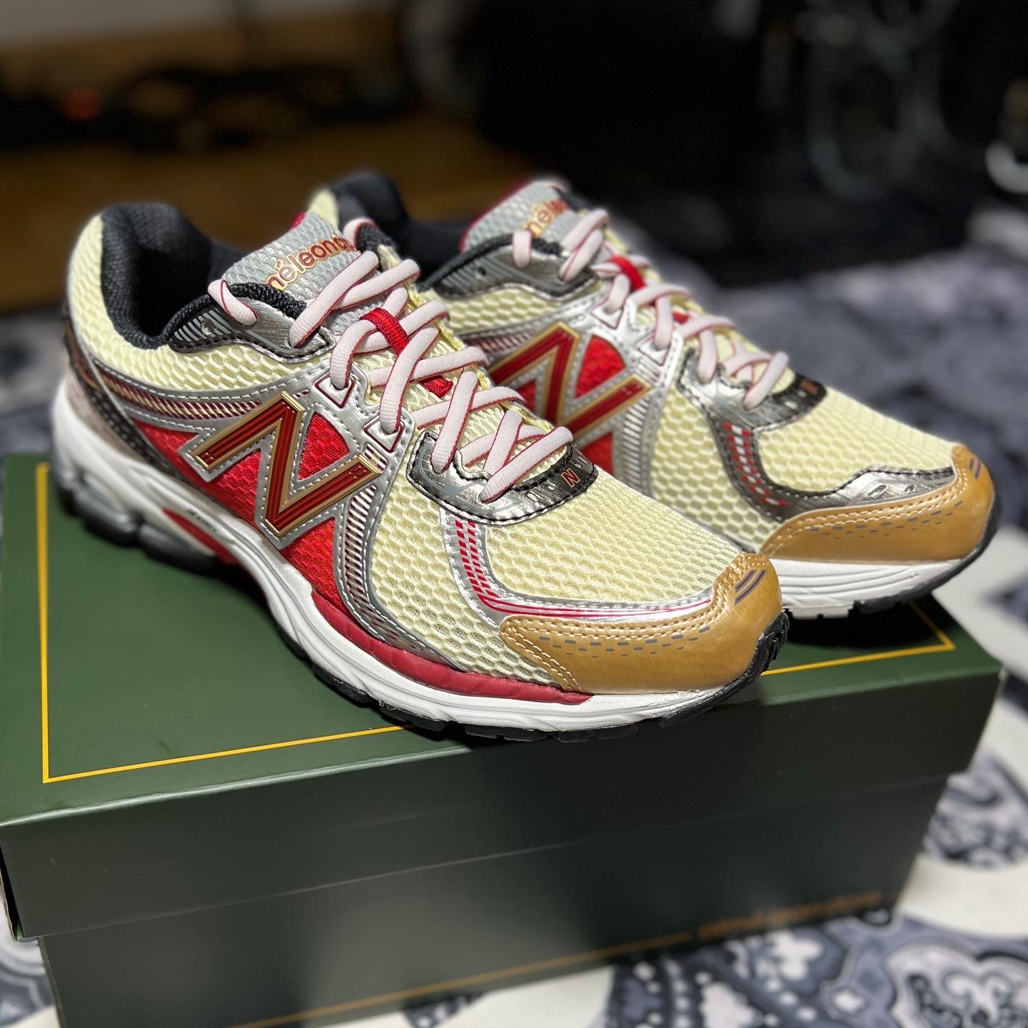 New Balance x Aime Leon Dore 860v2 Red 착용 스타일 - 2