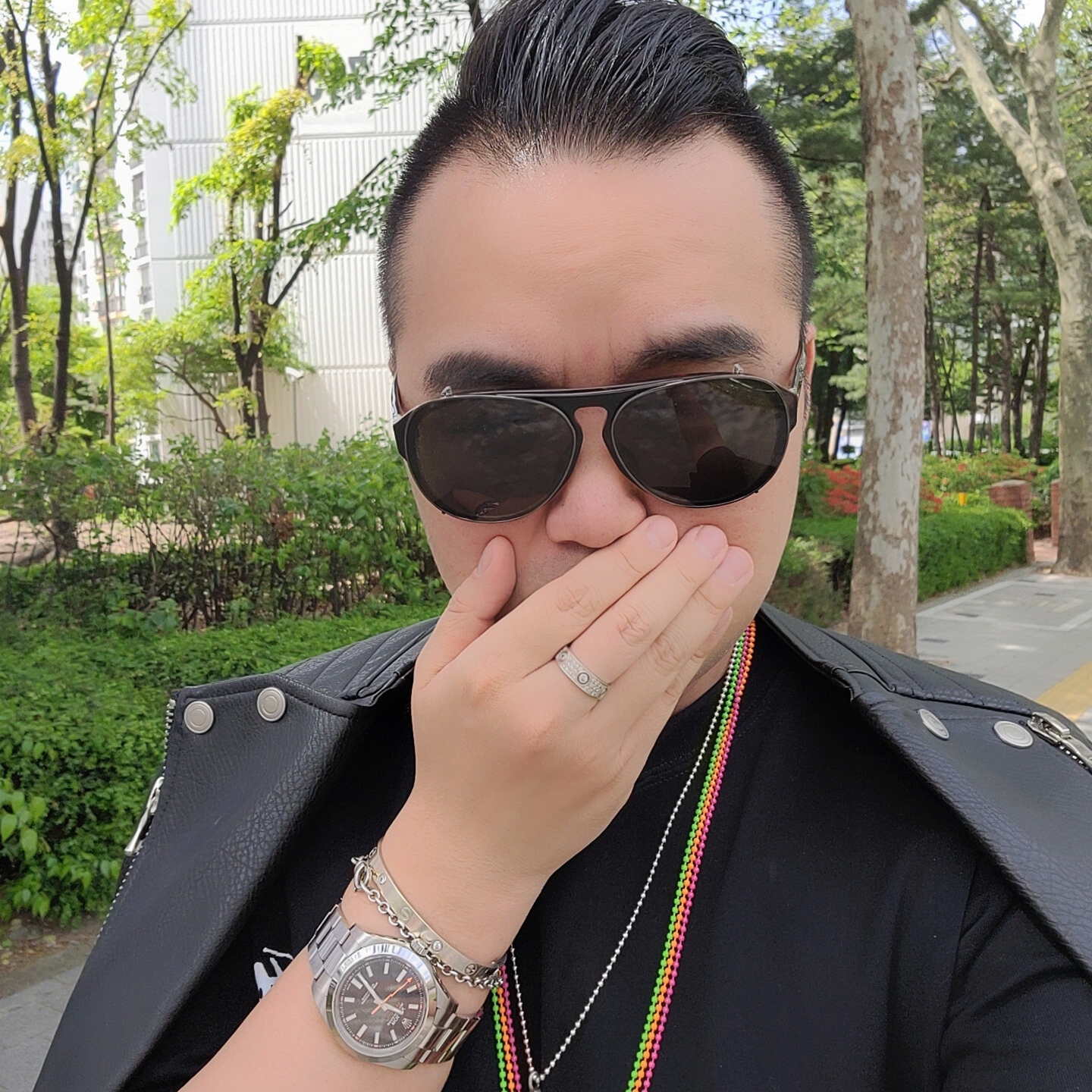 Nike x Peaceminusone Kwondo1 Black and White, Rolex Milgauss 40mm 116400GV Intense Black Oyster 착용 스타일 - 2