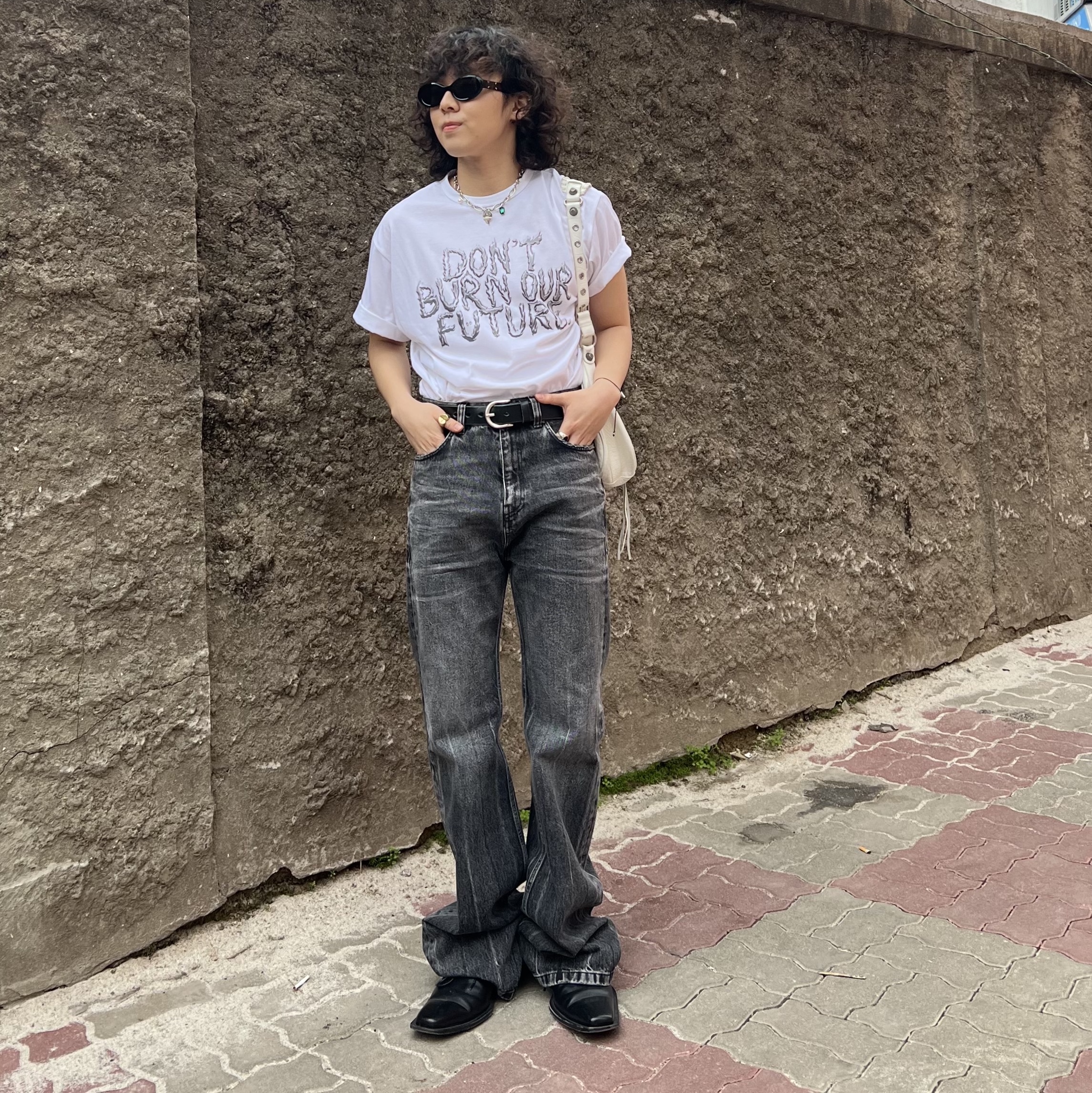 젠틀 몬스터 x 메종 마르지엘라 MM005 블랙 블랙 착용 스타일 - 2