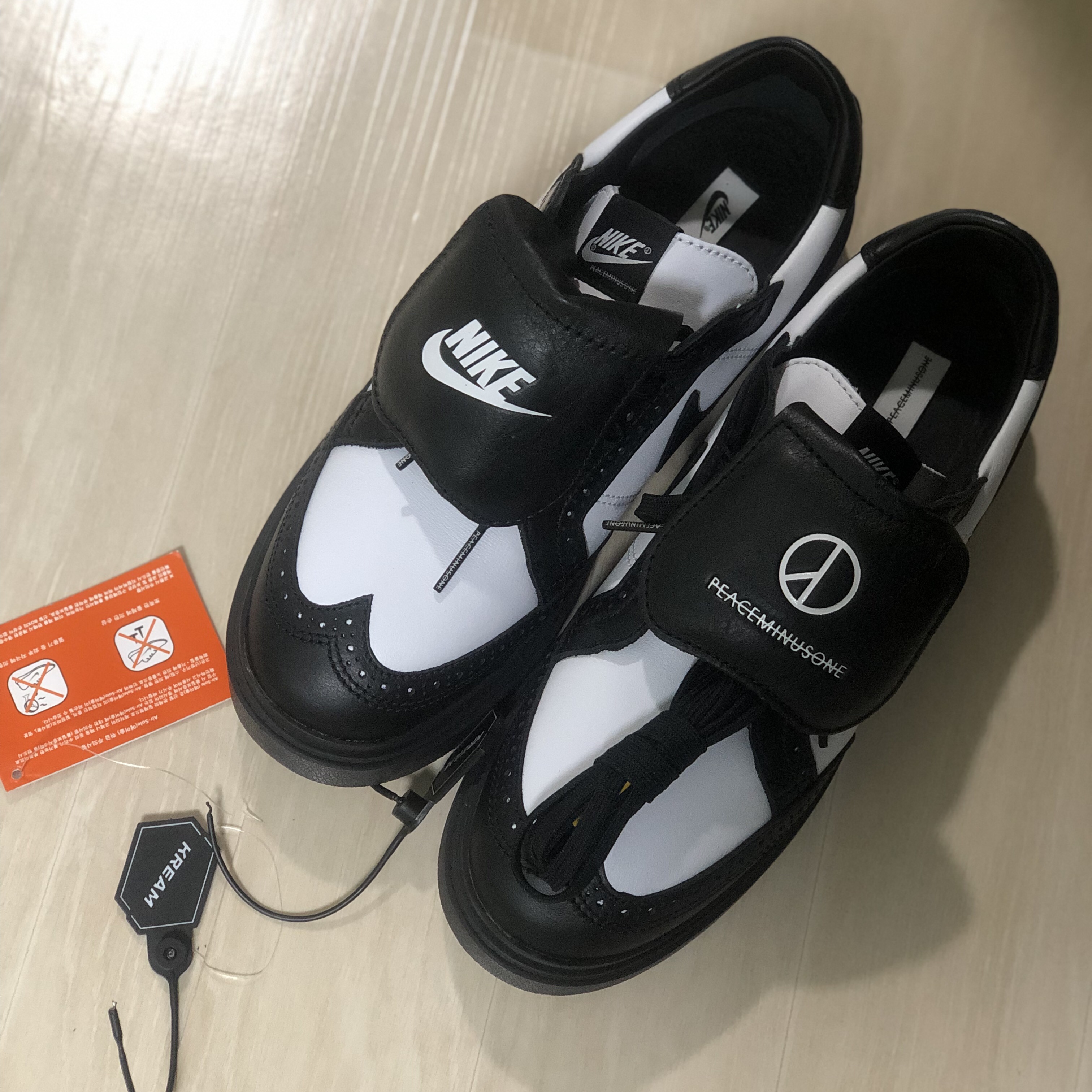 Nike x Peaceminusone Kwondo1 Black and White 착용 스타일 - 2