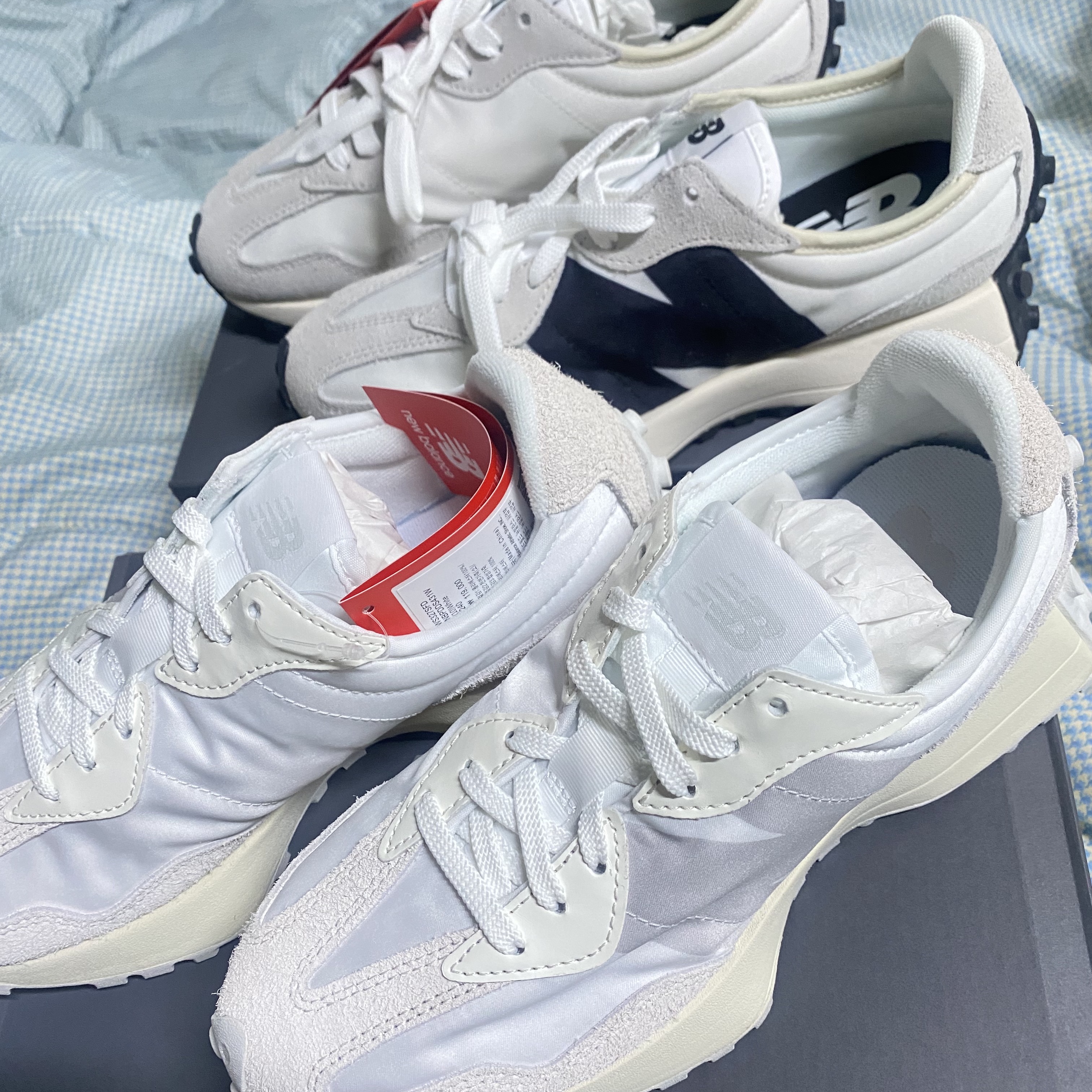 (W) New Balance 327 White Moonbeam 착용 스타일 - 2