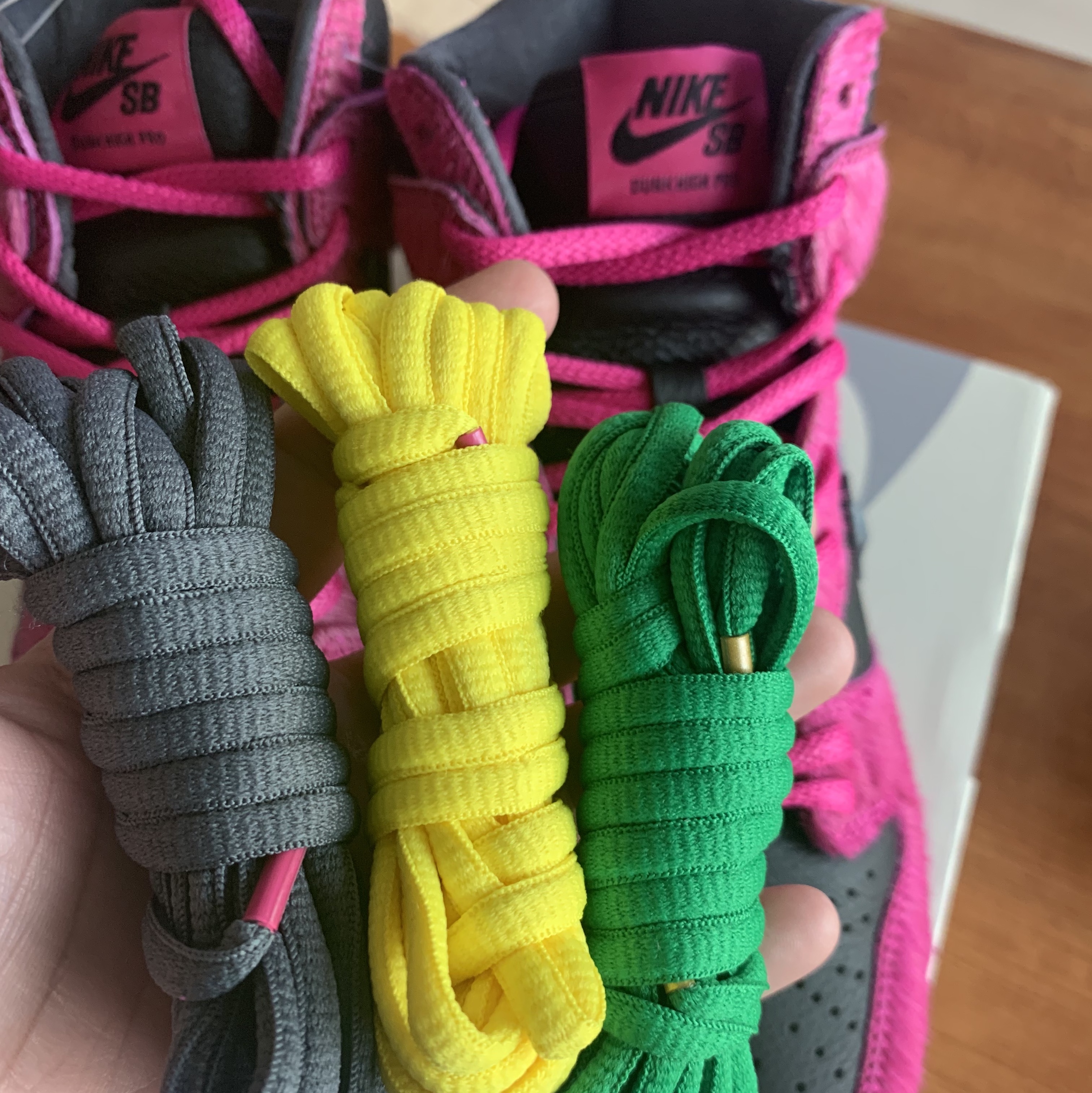Nike x Run The Jewels SB Dunk High Active Pink and Black 착용 스타일 - 1