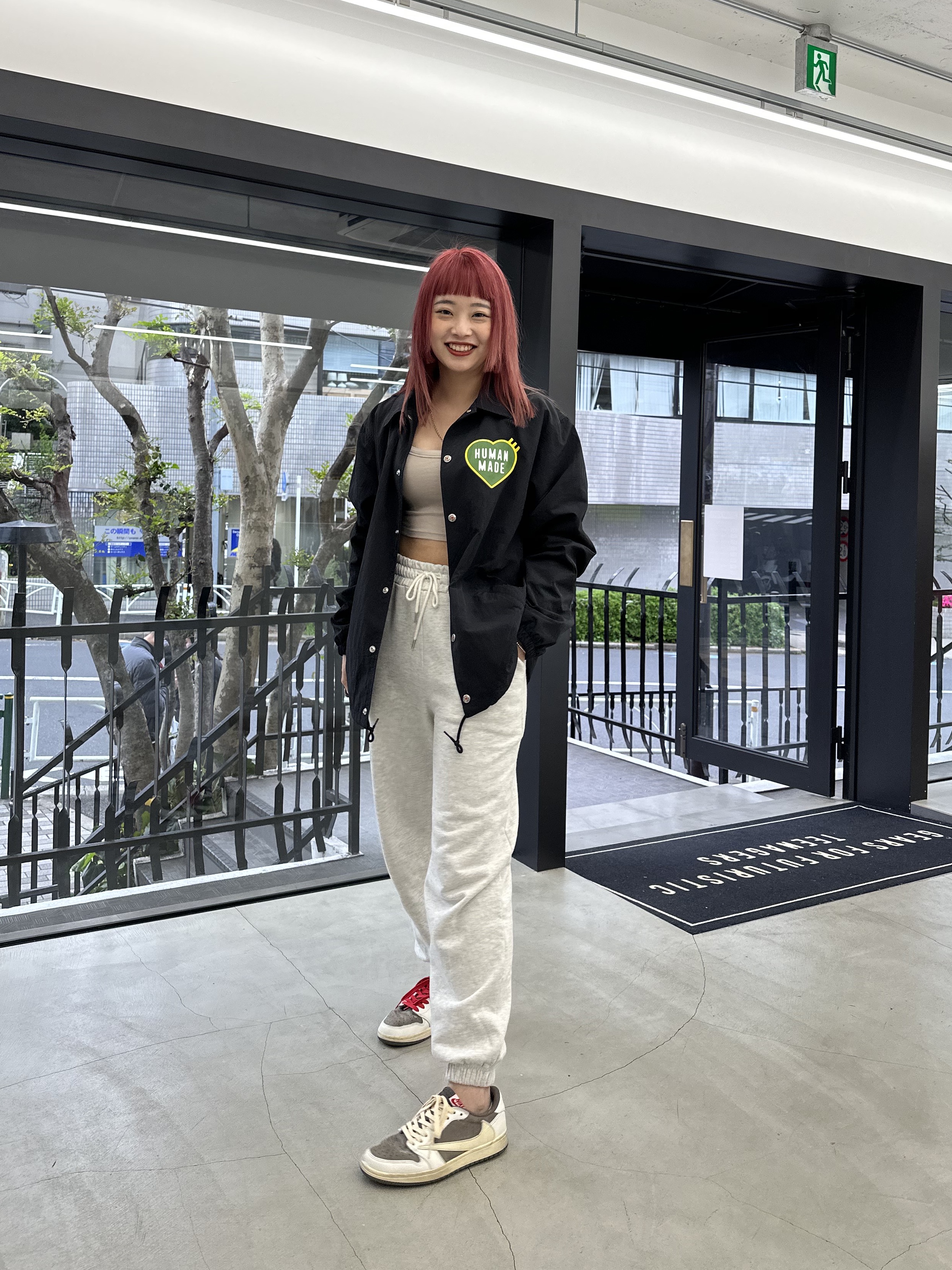 Human Made Coach Jacket Black, Jordan 1 x Travis Scott Retro Low OG SP Sail and Ridgerock 착용 스타일 - 3