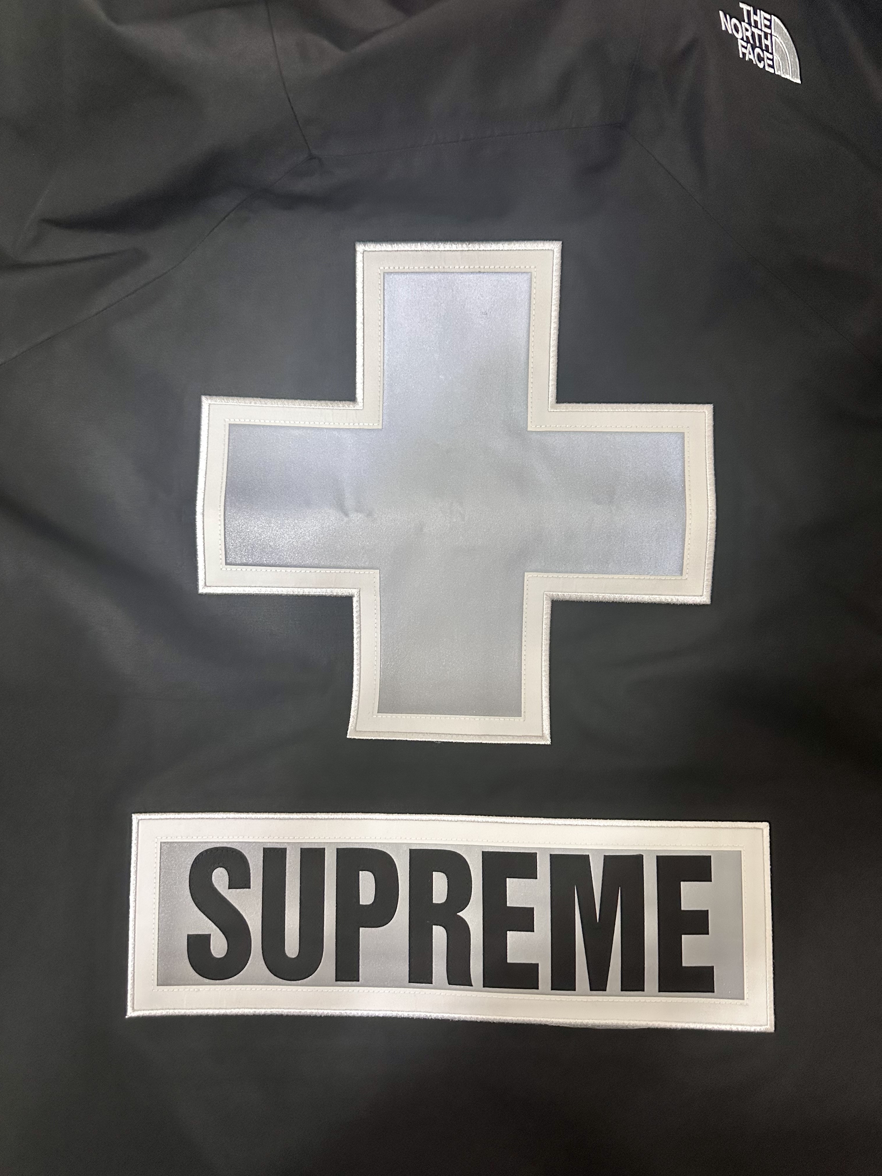 Supreme x The North Face Summit Series Rescue Mountain Pro Jacket Black - 22SS 착용 스타일 - 2