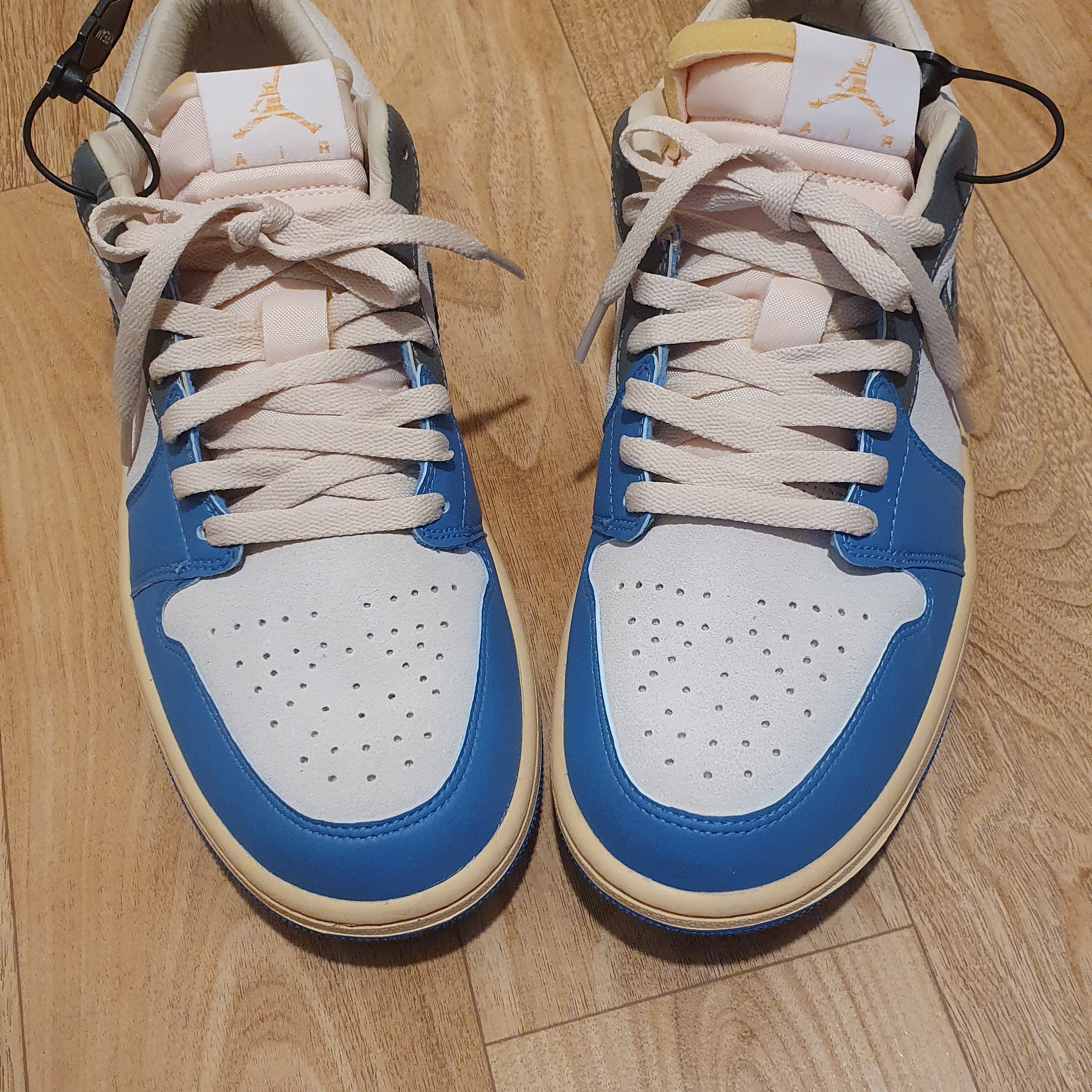 Jordan 1 Low SE Tokyo 96 착용 스타일
