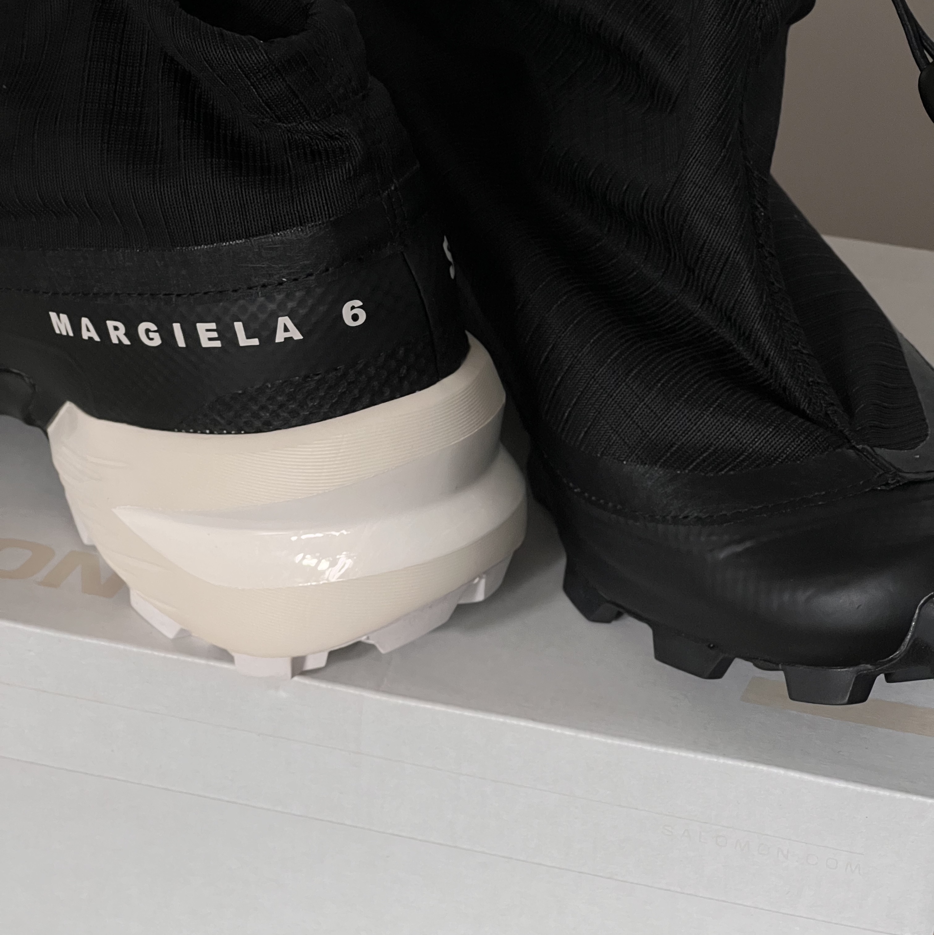 Salomon x MM6 Maison Margiela Cross Low Black 착용 스타일 - 4
