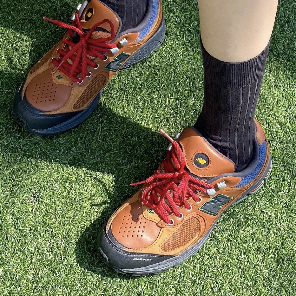 New Balance 2002R Hiking Pack Brown 착용 스타일