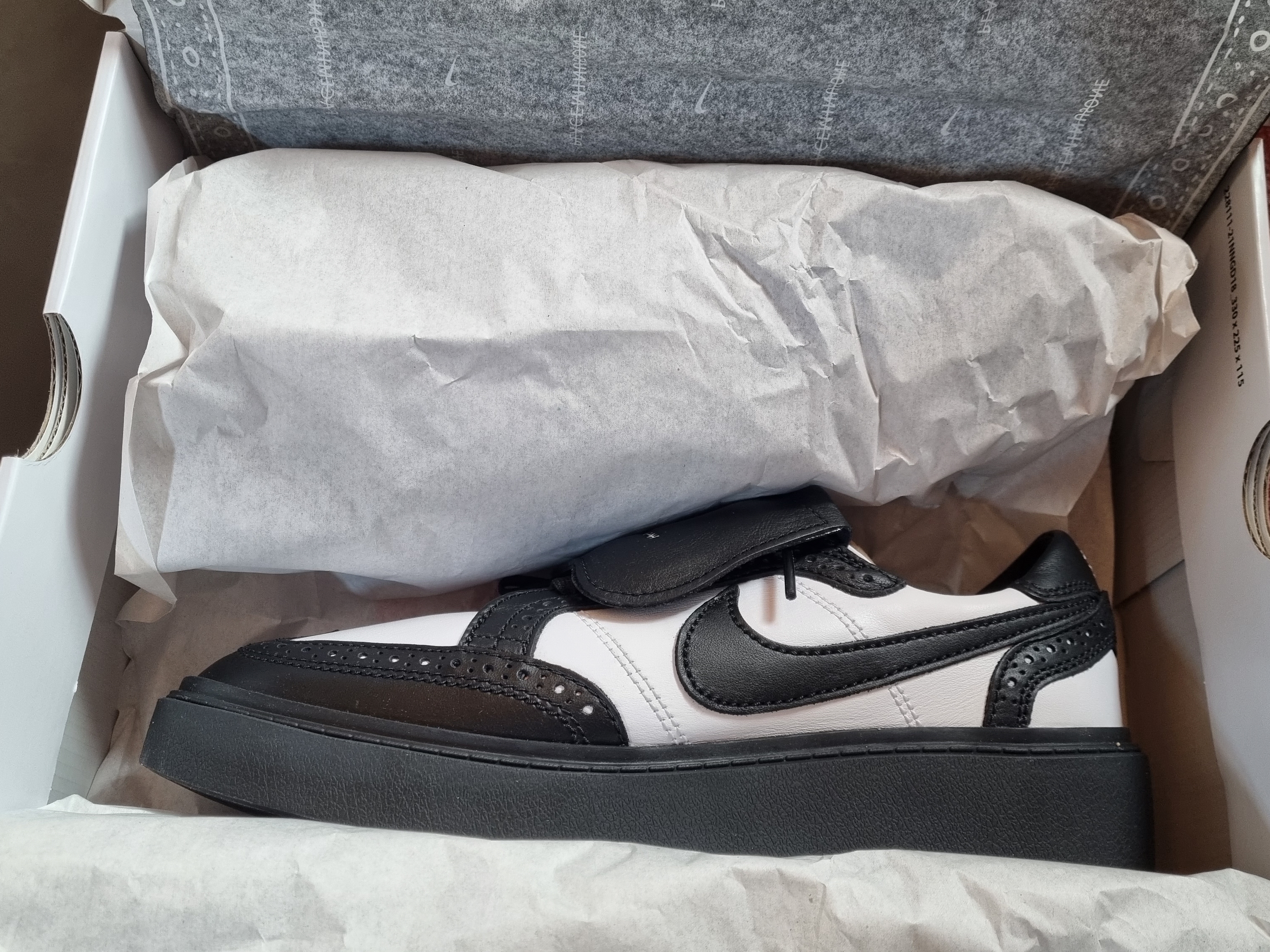 Nike x Peaceminusone Kwondo1 Black and White 착용 스타일 - 3