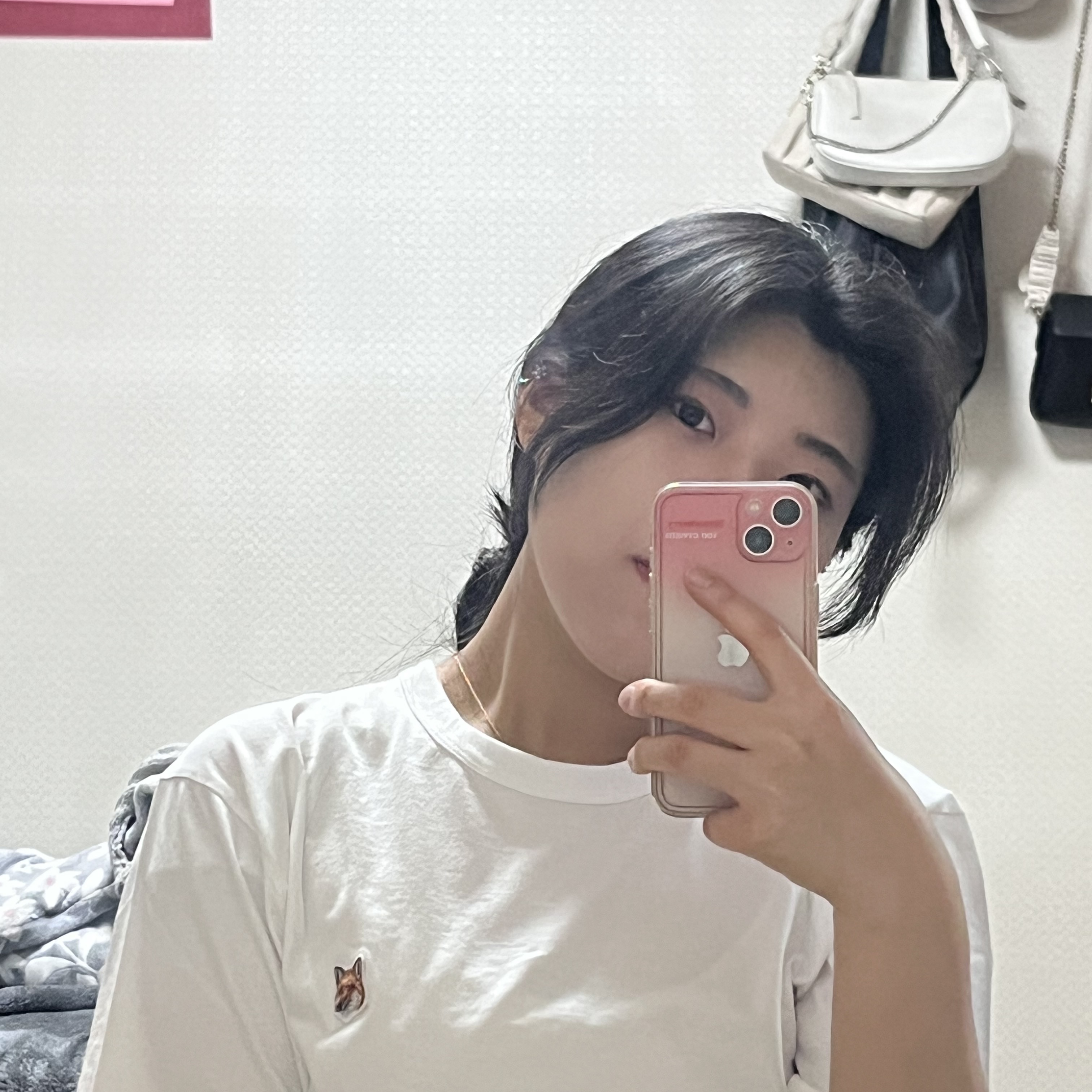 Maison Kitsune Fox Head Patch Classic T-Shirt White 착용 스타일