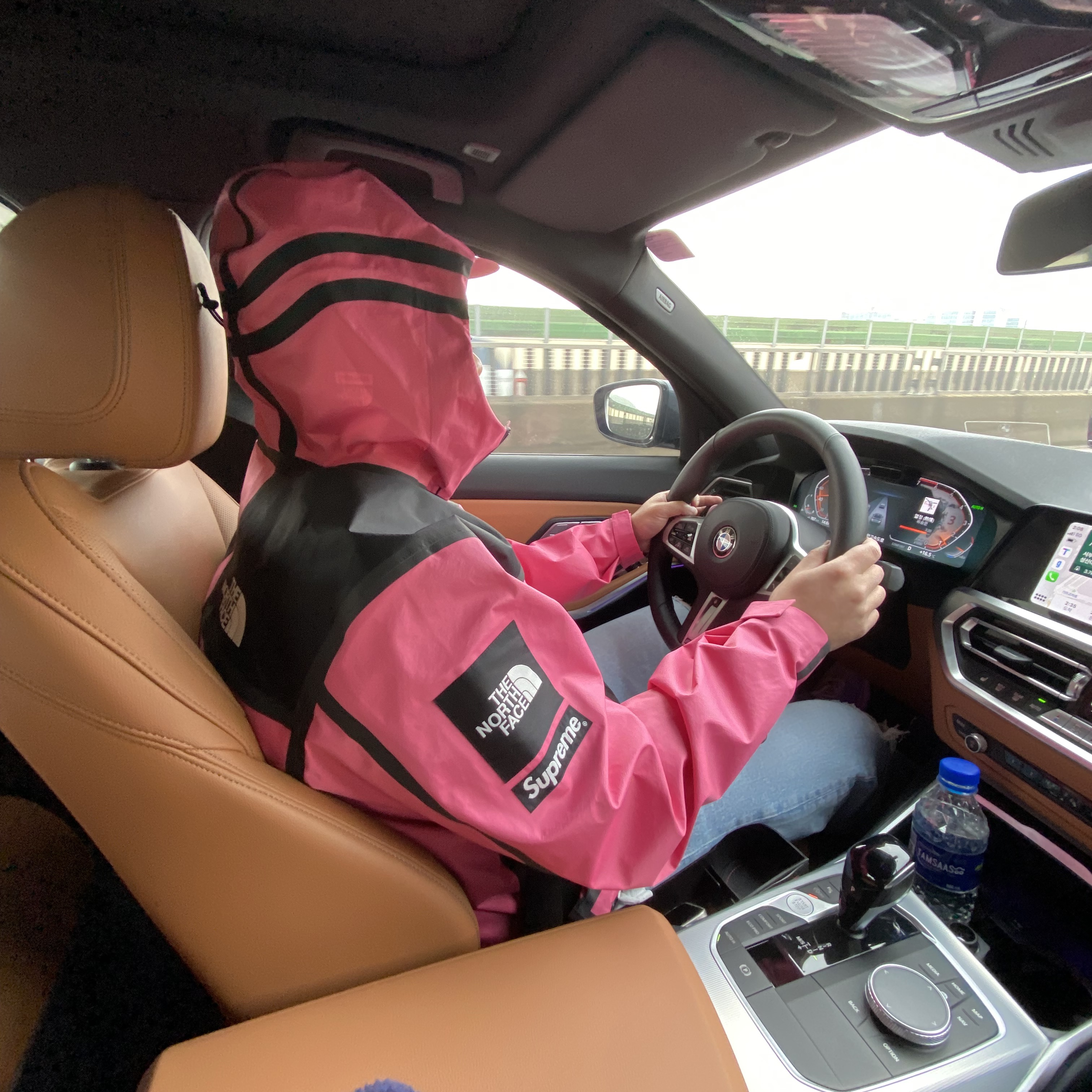 Supreme x The North Face Summit Series Outer Tape Seam Jacket Pink - 21SS 착용 스타일