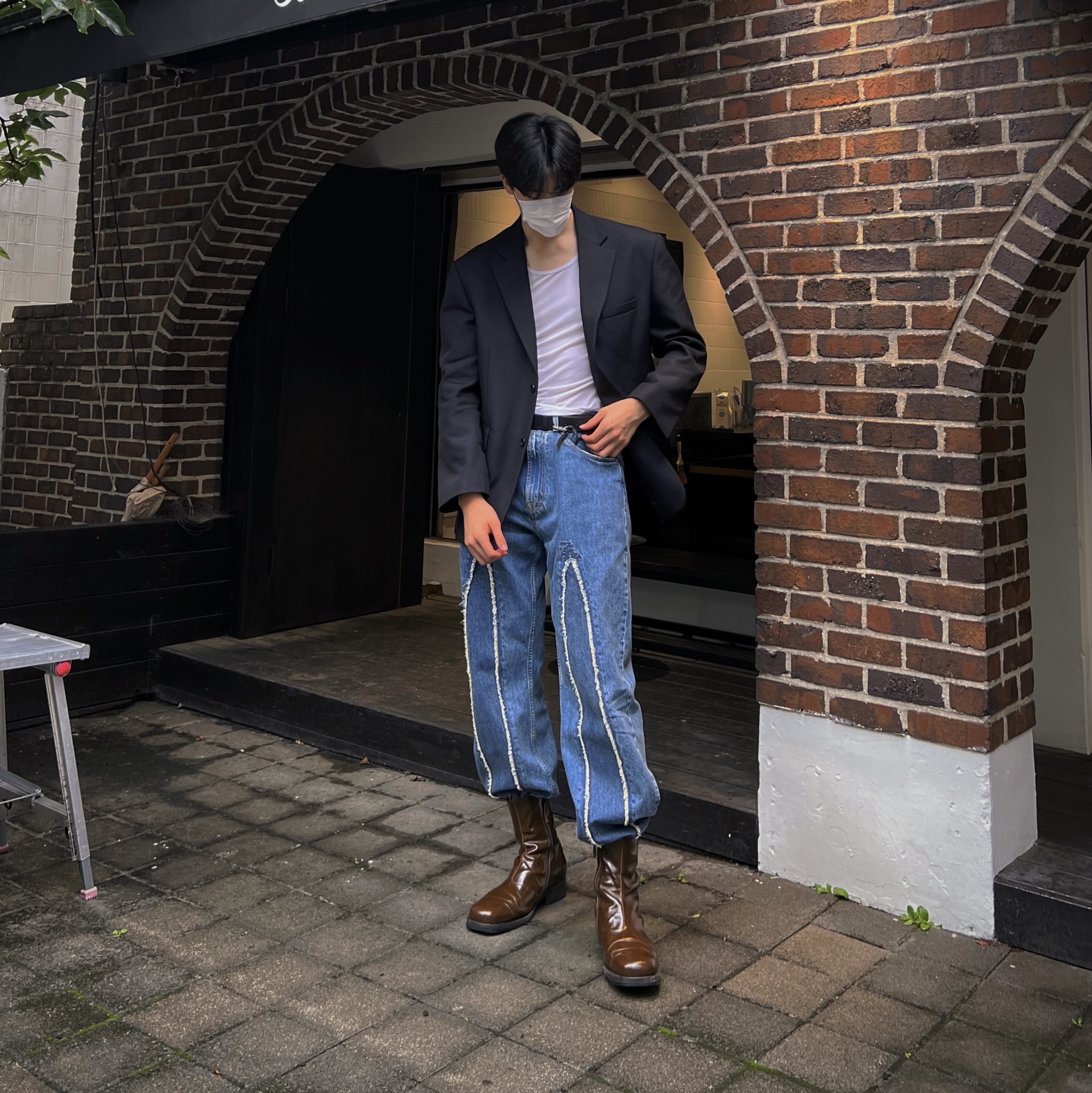 Our Legacy Third Cut Slash Denim, Our Legacy Camion Boot Olive Leather 착용 스타일 - 3