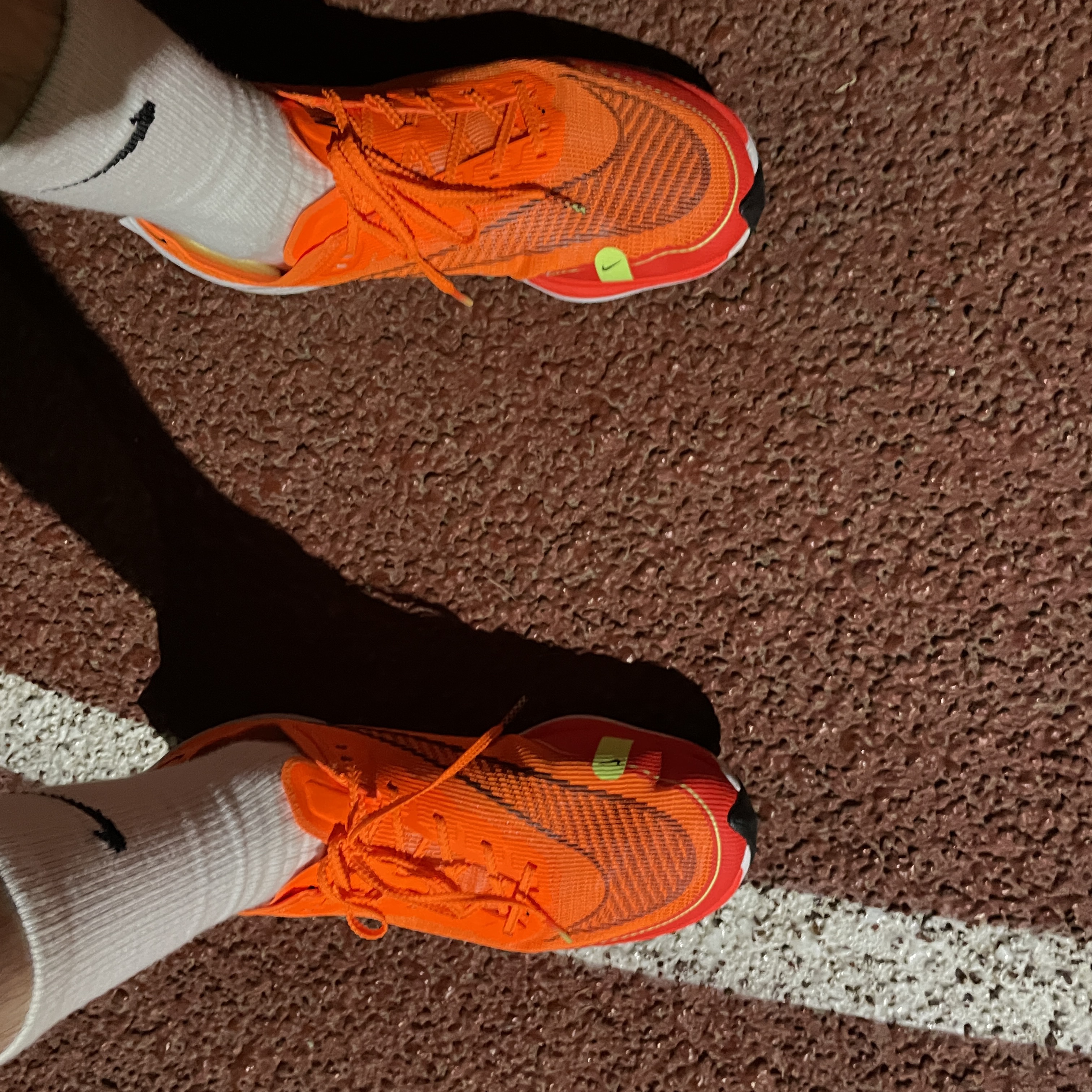 Nike ZoomX Vaporfly Next% 2 Total Orange 착용 스타일 - 2