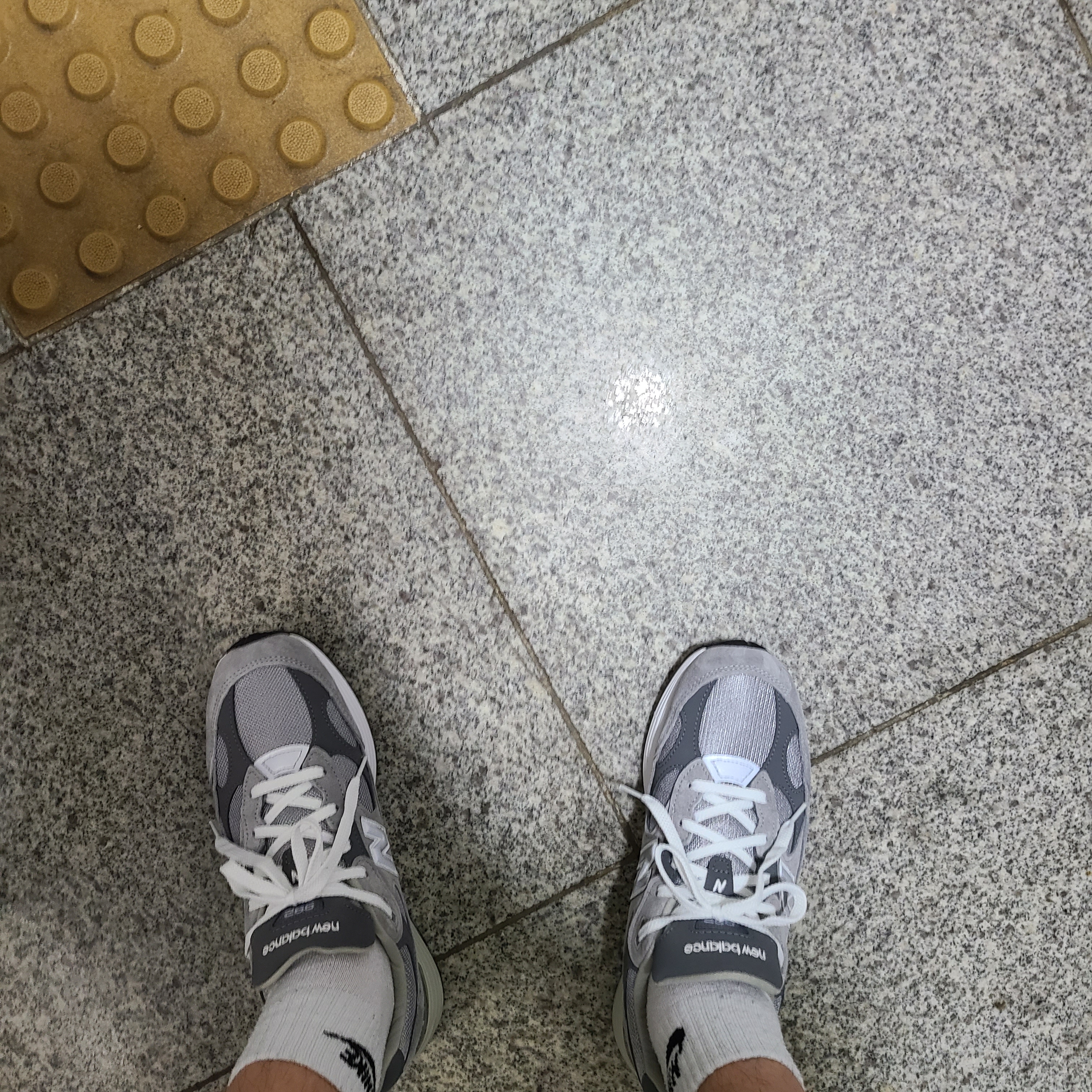 New Balance 992 Made in USA Grey - D Standard 착용 스타일
