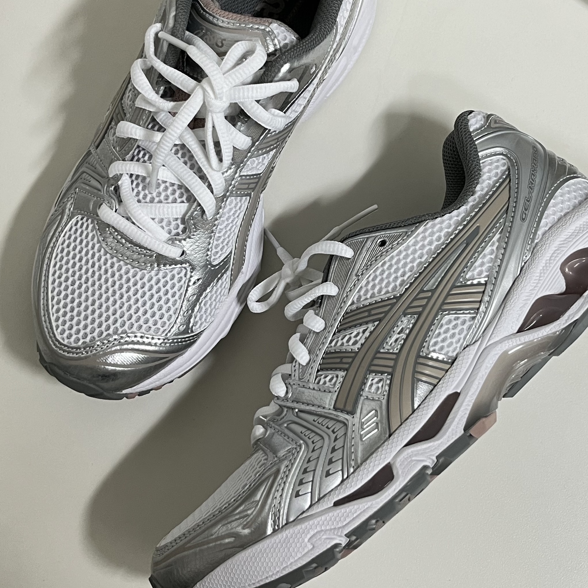 (W) Asics Gel-Kayano 14 White Moonrock 착용 스타일
