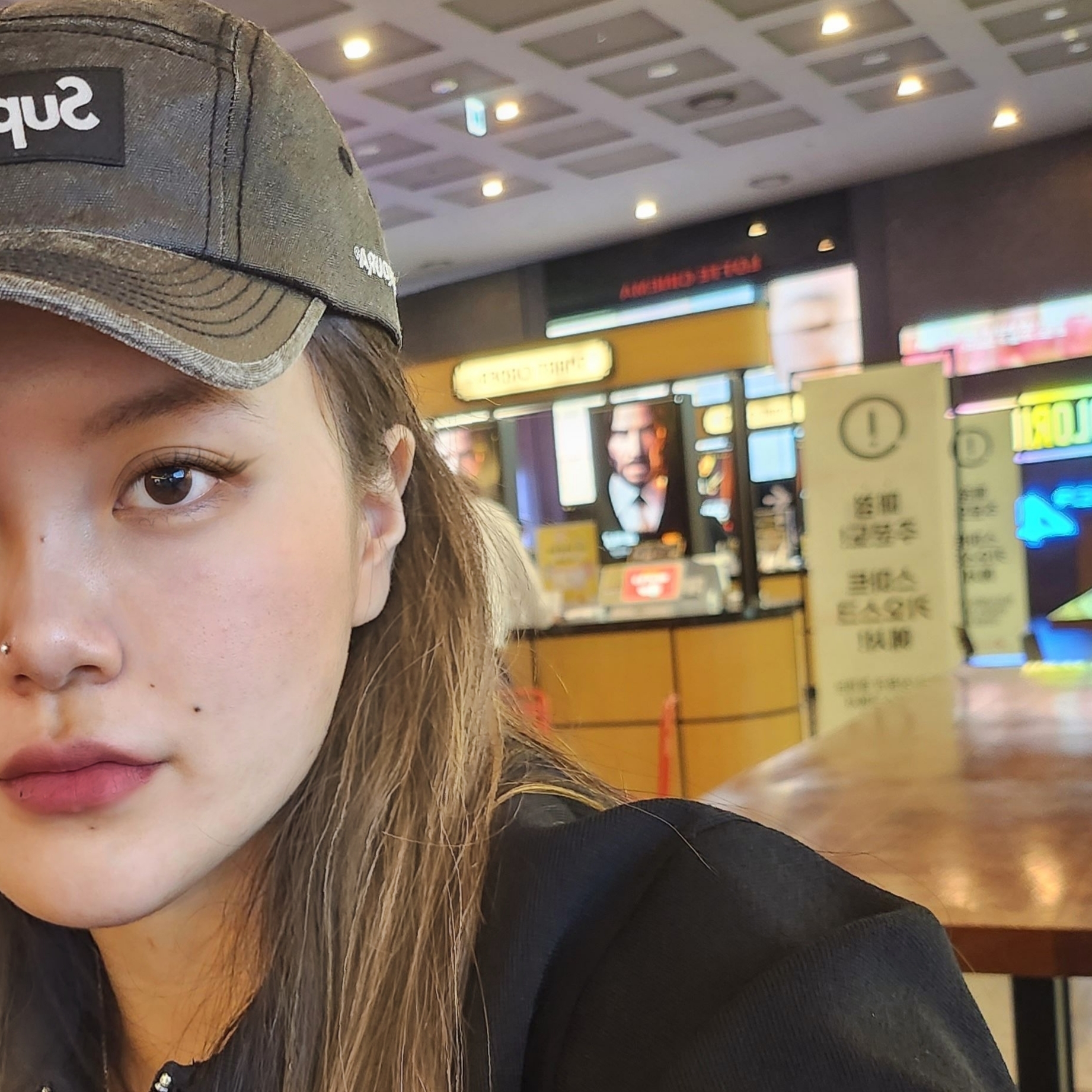 슈프림 워시드 코듀라 캠프캡 블랙 - 22FW 착용 스타일