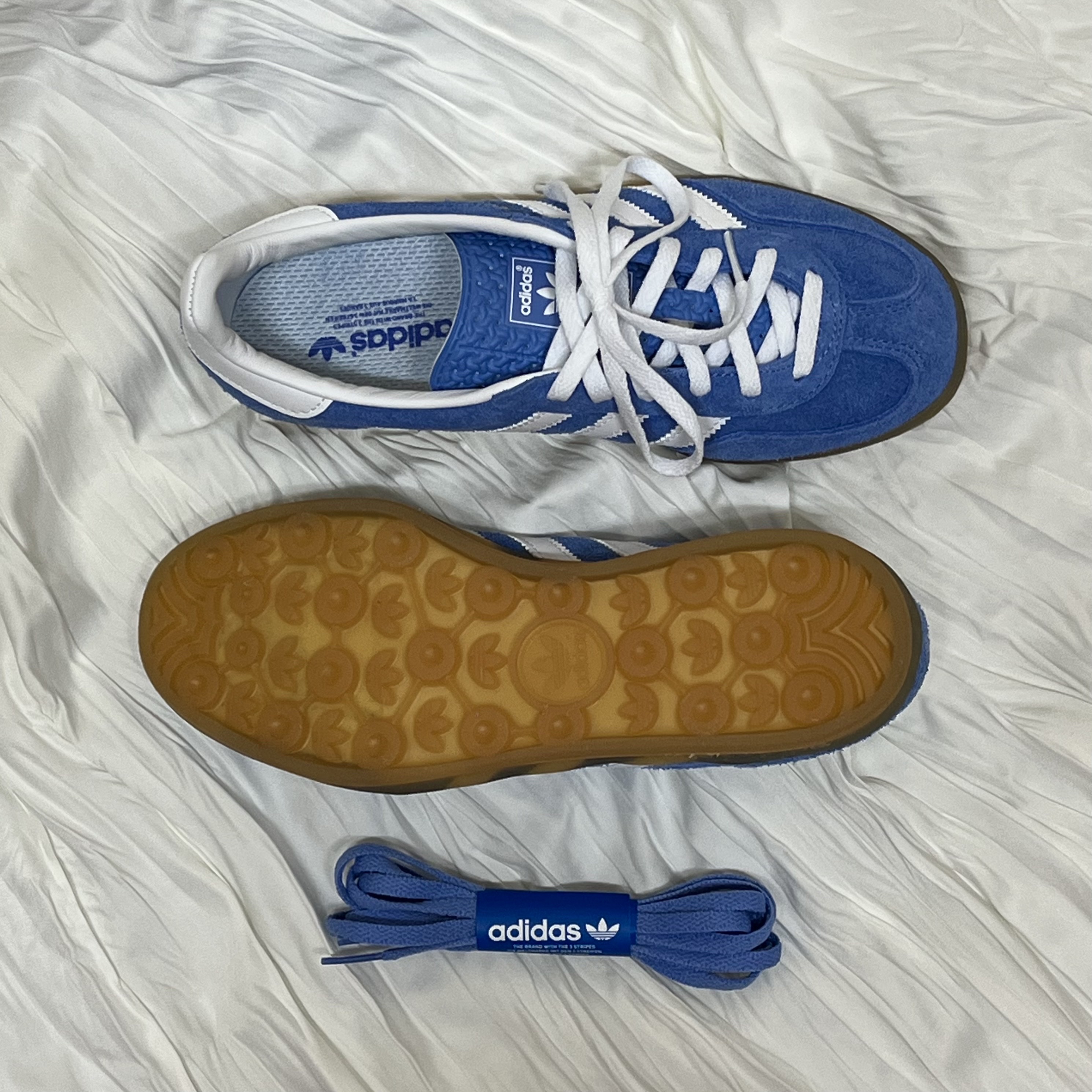 (W) Adidas Gazelle Indoor Blue Fusion Cloud White 착용 스타일