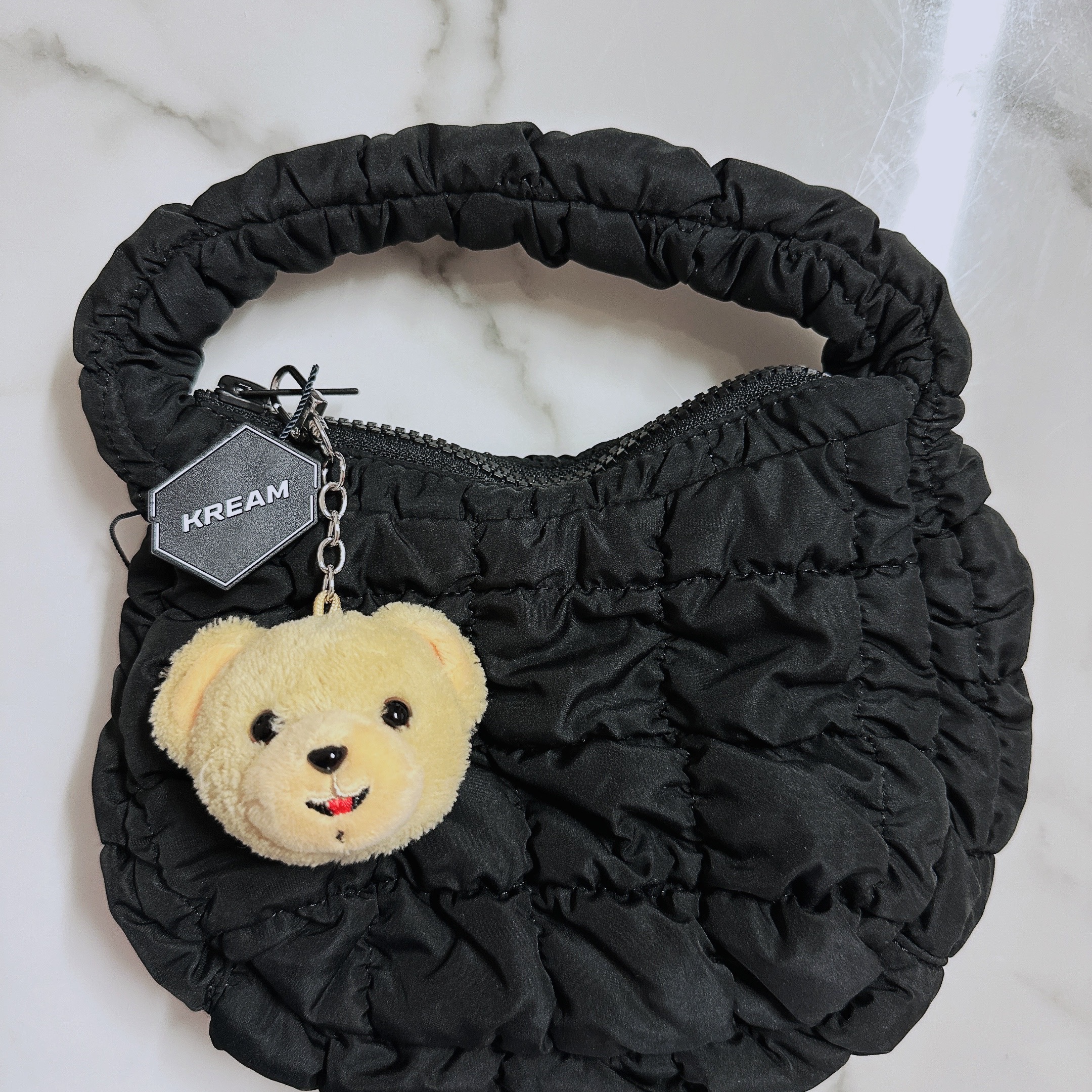 COS Quilted Micro Bag Black, COS Quilted Mini Bag Bright Orange 착용 스타일 - 2