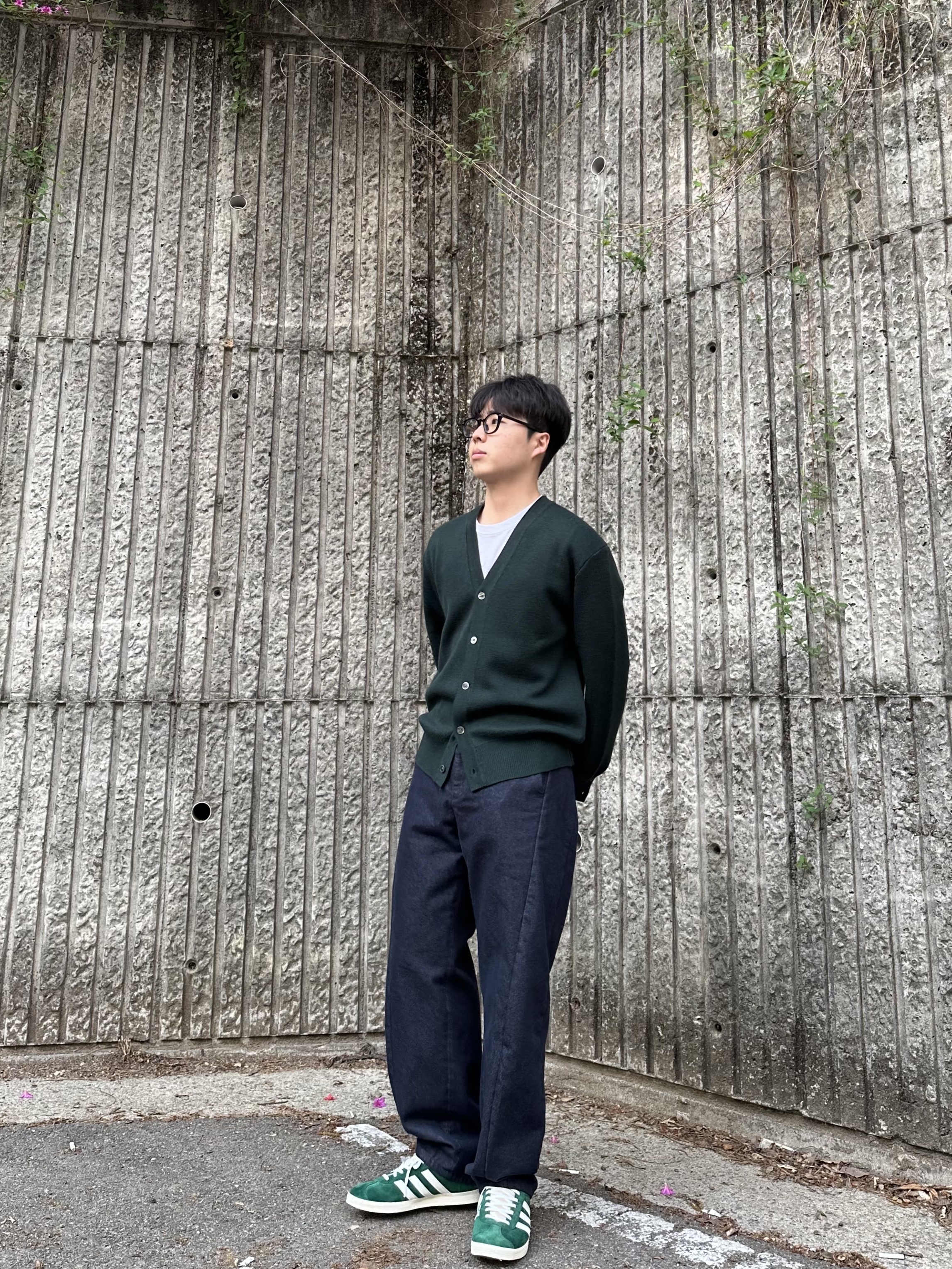 아디다스 가젤 다크 그린 크림 화이트 착용 스타일 - 5