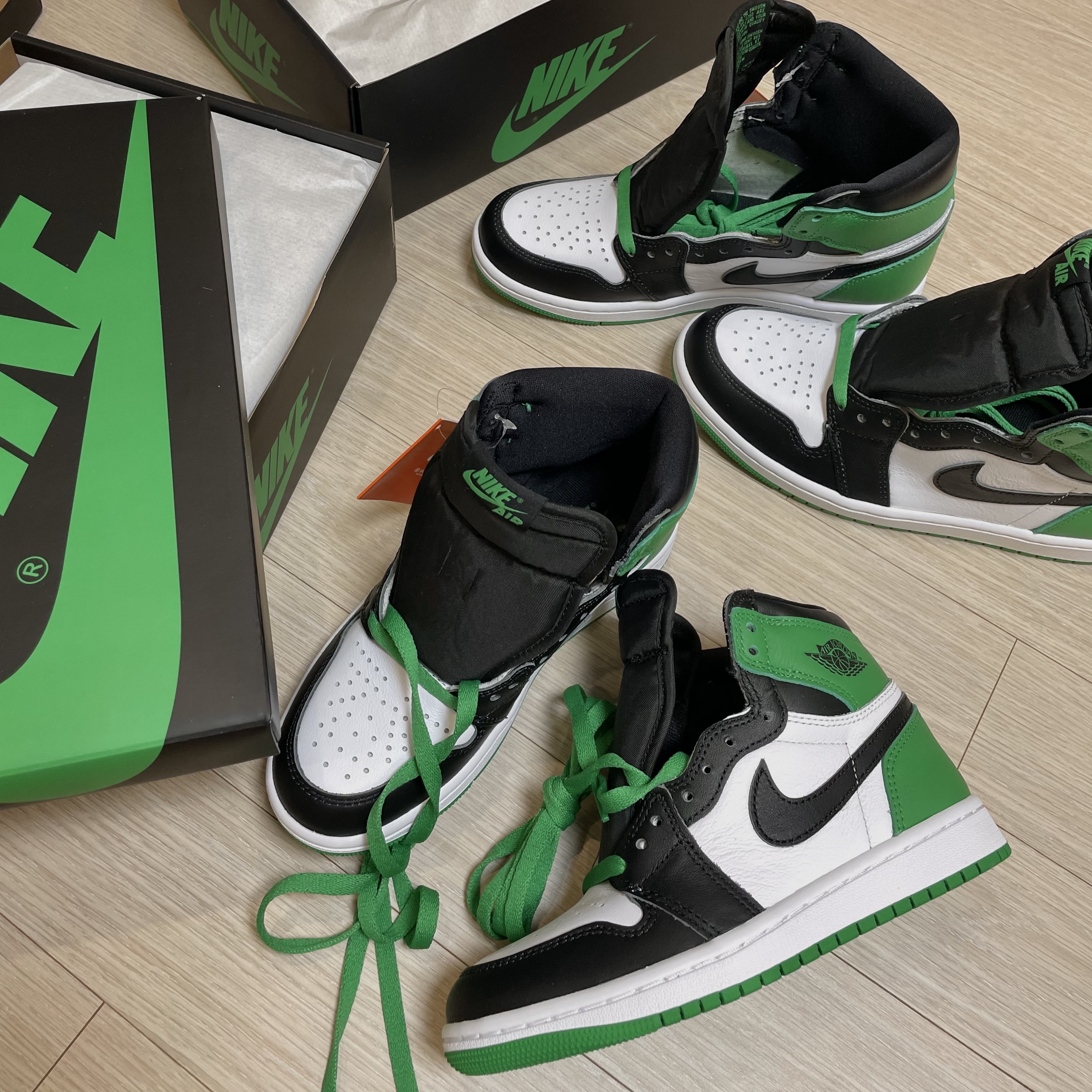 Jordan 1 Retro High OG Black and Lucky Green 착용 스타일
