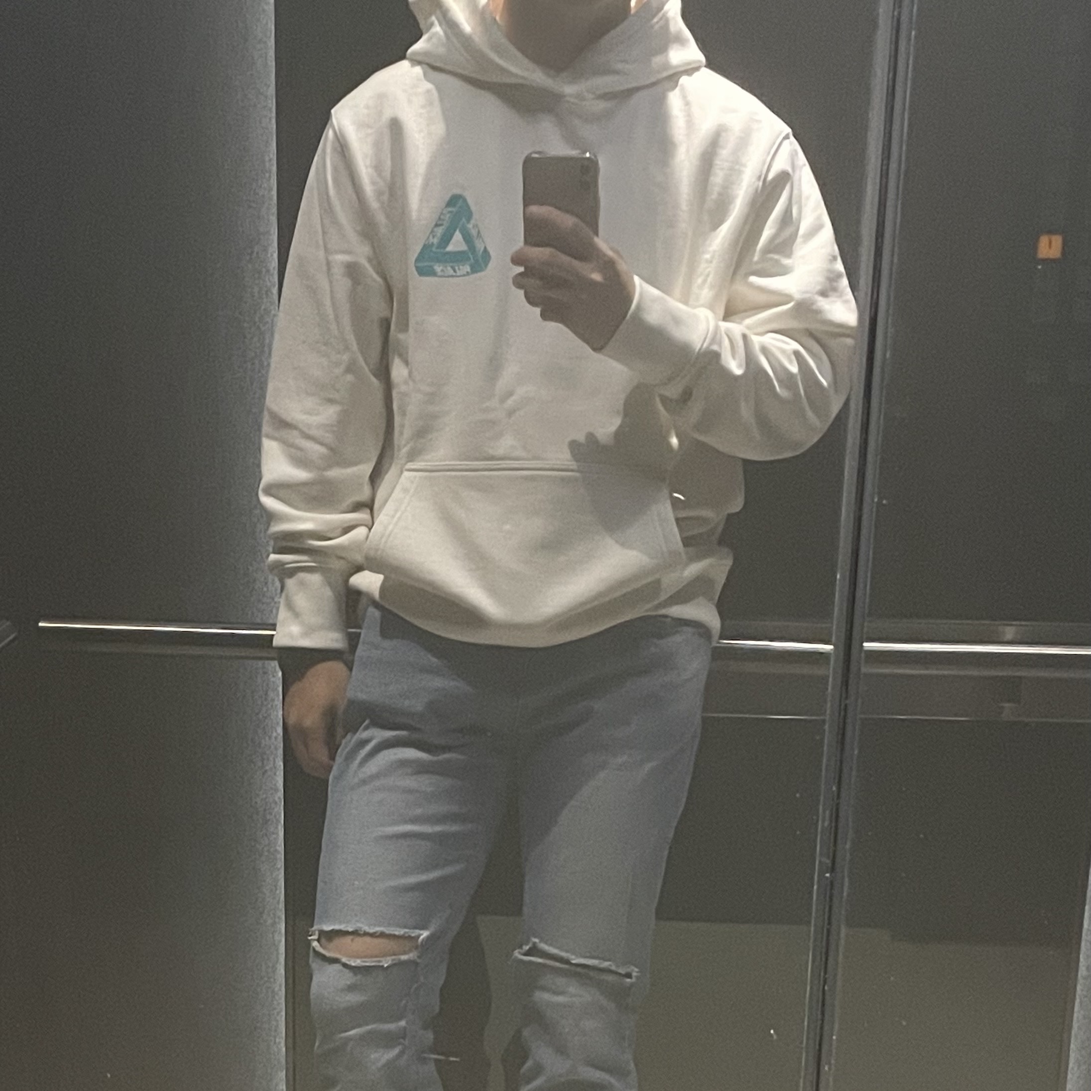 Palace Reacto Tri-Ferg Hood White - 23SS 착용 스타일