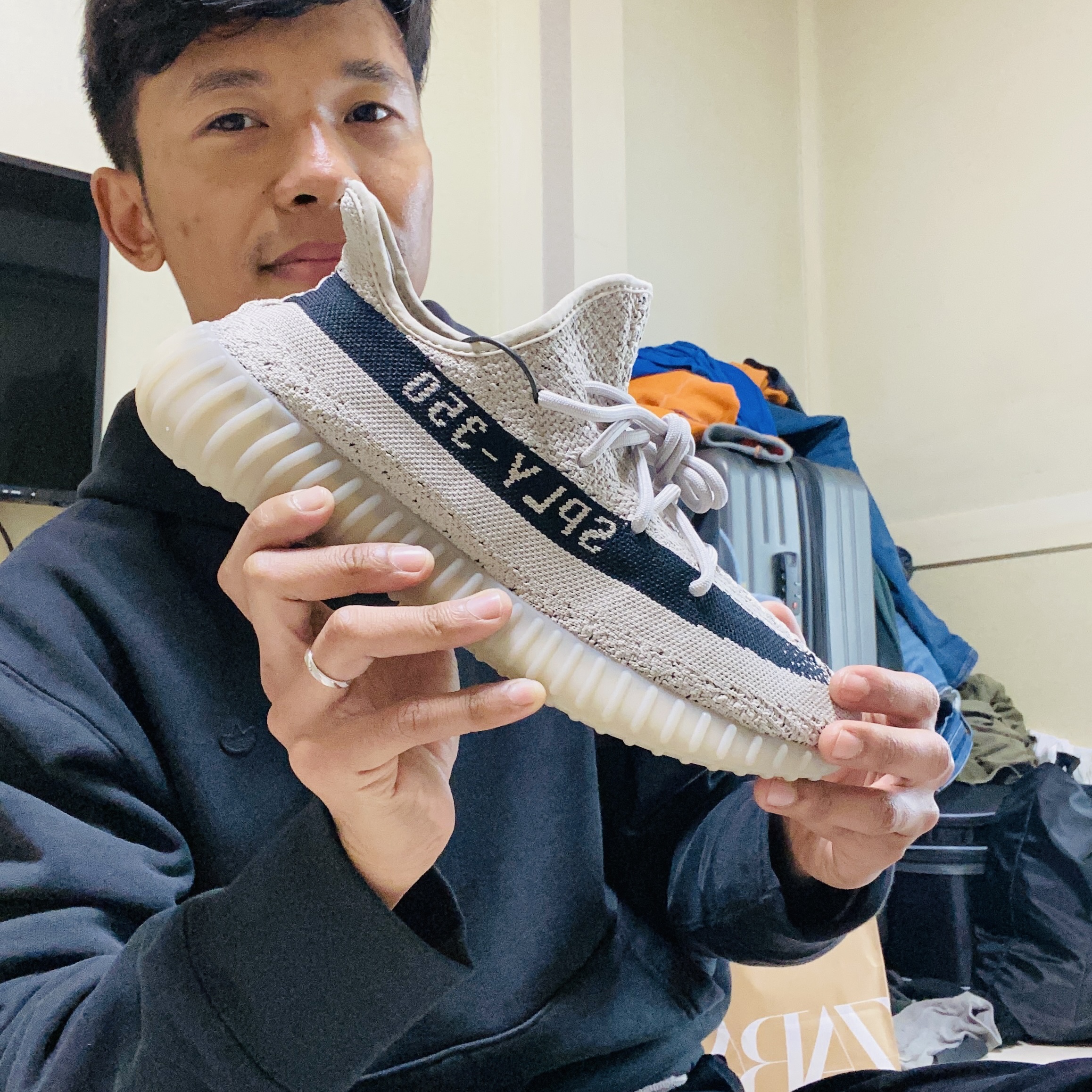 Adidas Yeezy Boost 350 V2 Slate Core Black 2022/2023 착용 스타일