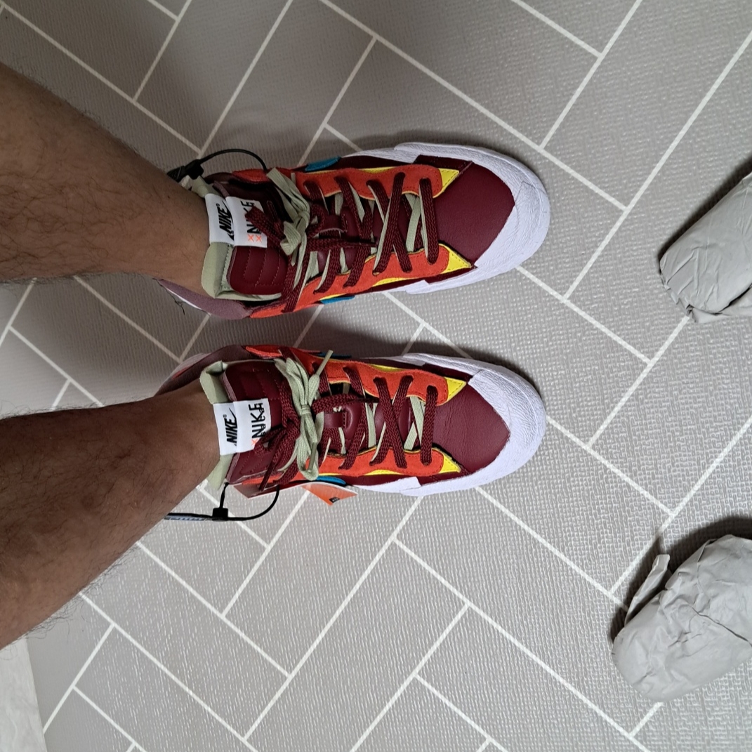 Nike x Sacai x Kaws Blazer Low Team Red 착용 스타일