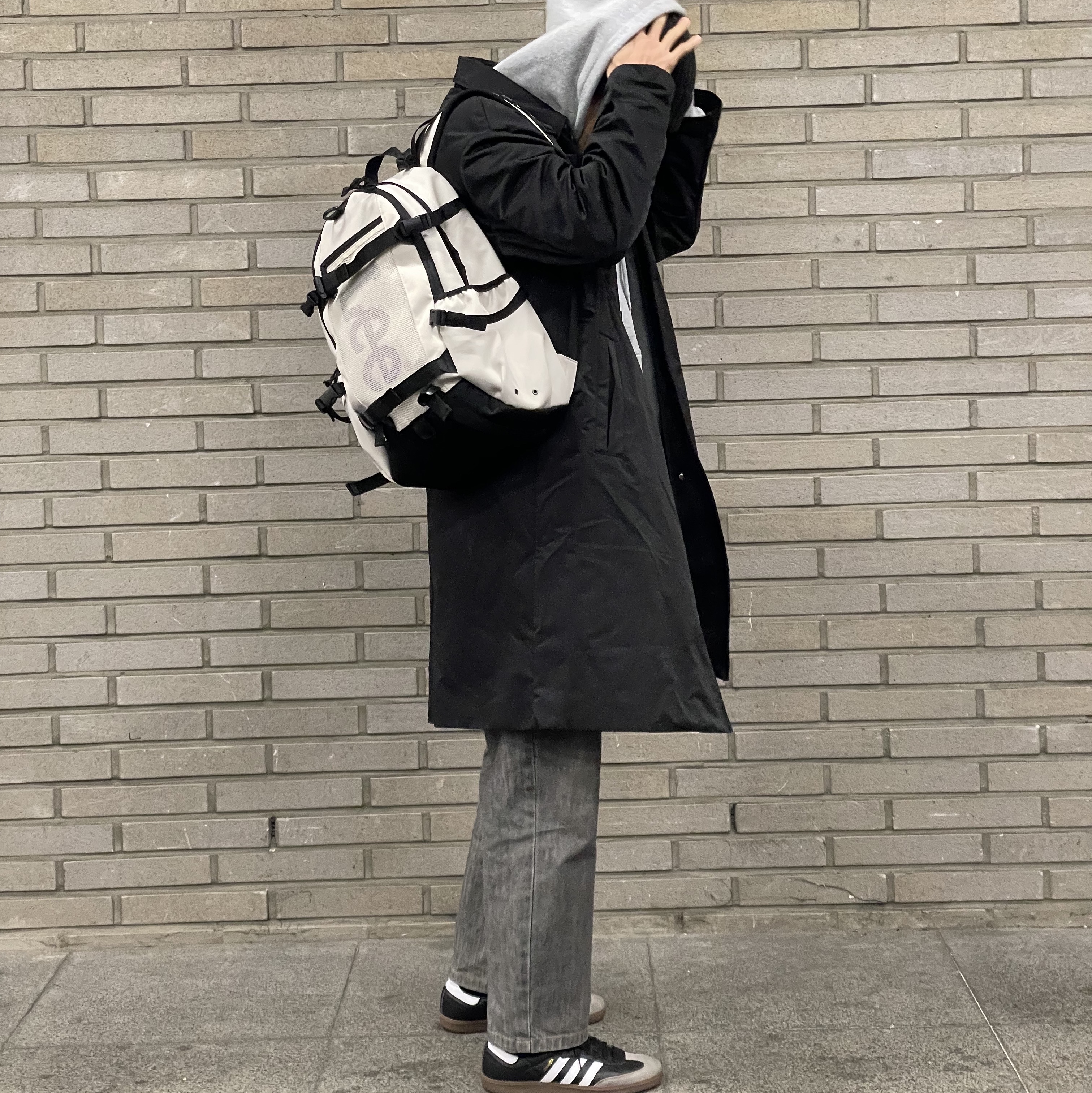 아디다스 삼바 비건 블랙 화이트 착용 스타일 - 1