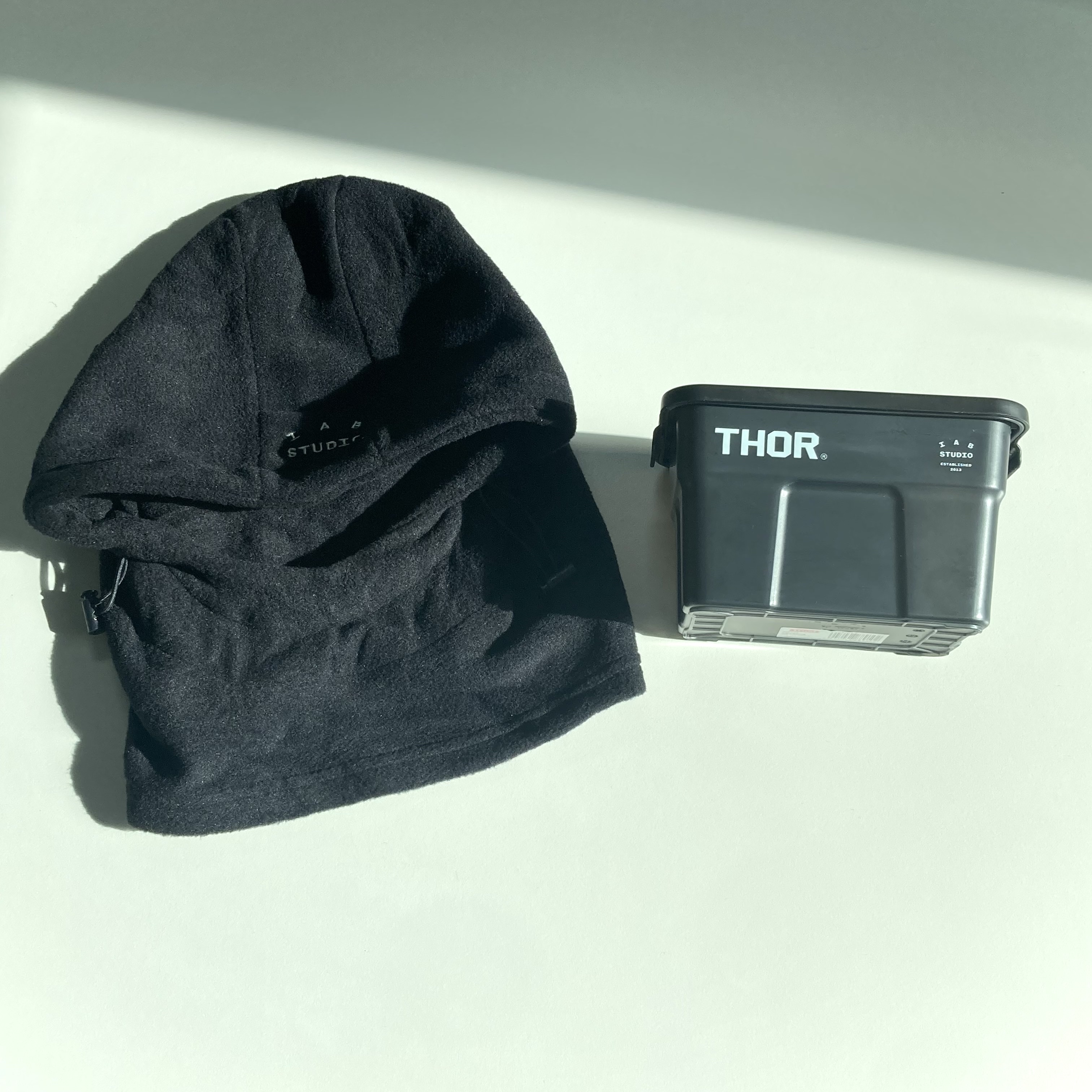 IAB Studio x Thor Balaclava & 1L Container Pack Black 착용 스타일