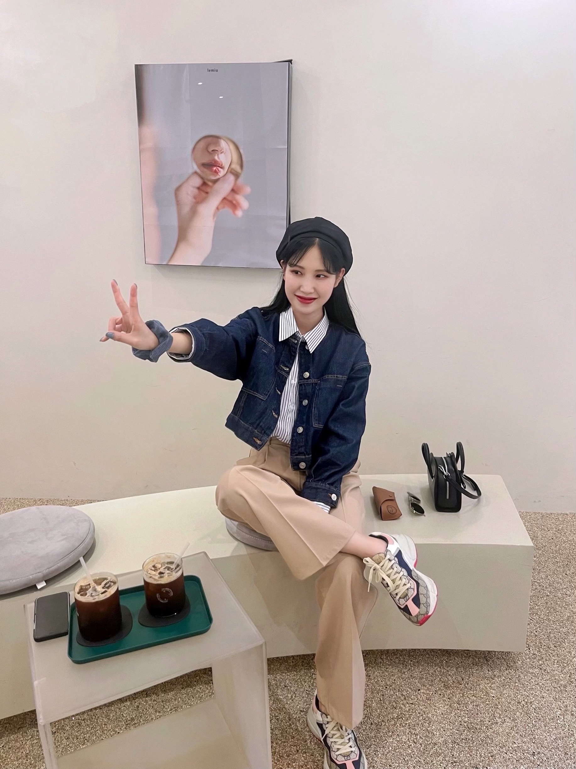 (W) 구찌 GG 롸이톤 스니커즈 베이지 에보니 블루 착용 스타일 - 1