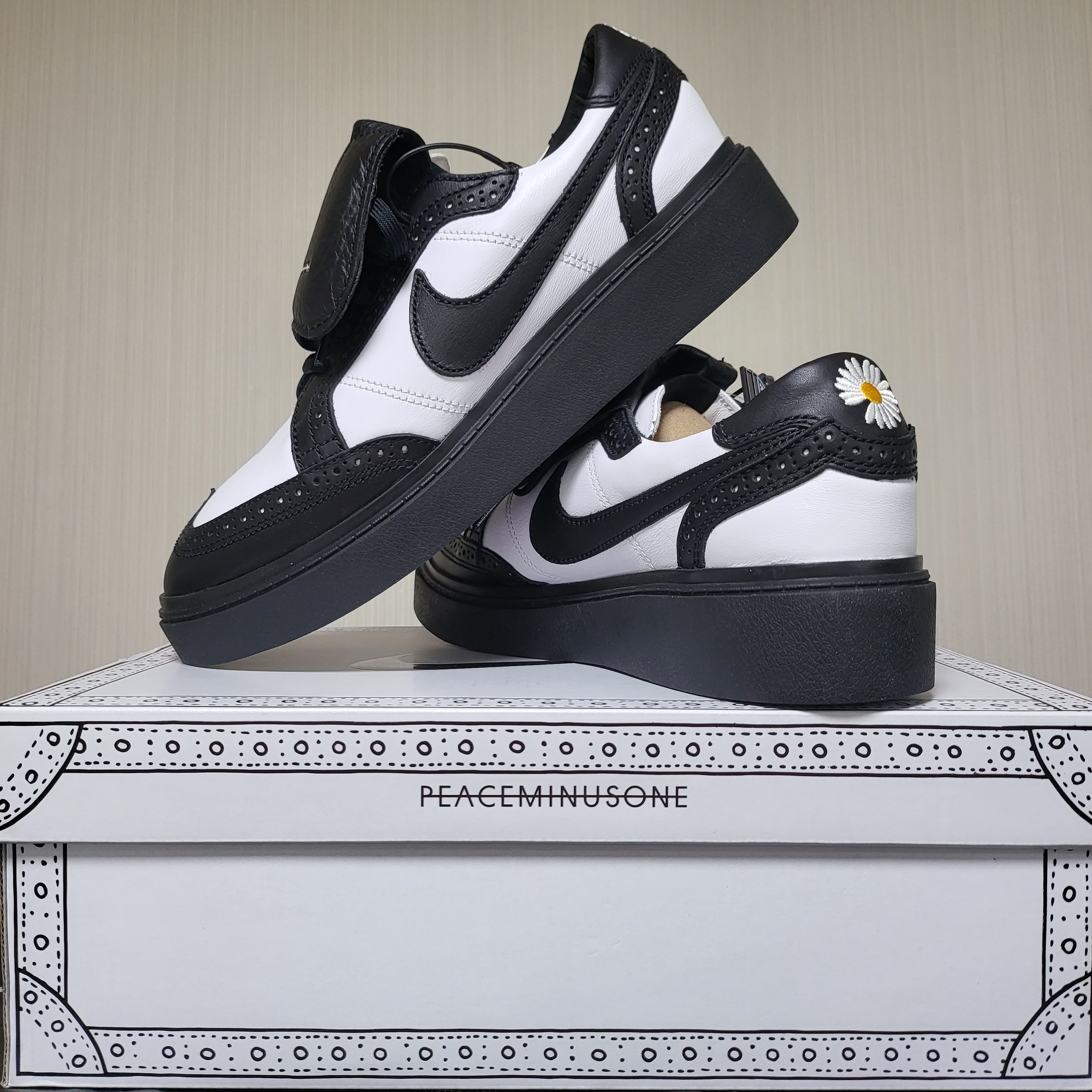 Nike x Peaceminusone Kwondo1 Black and White 착용 스타일