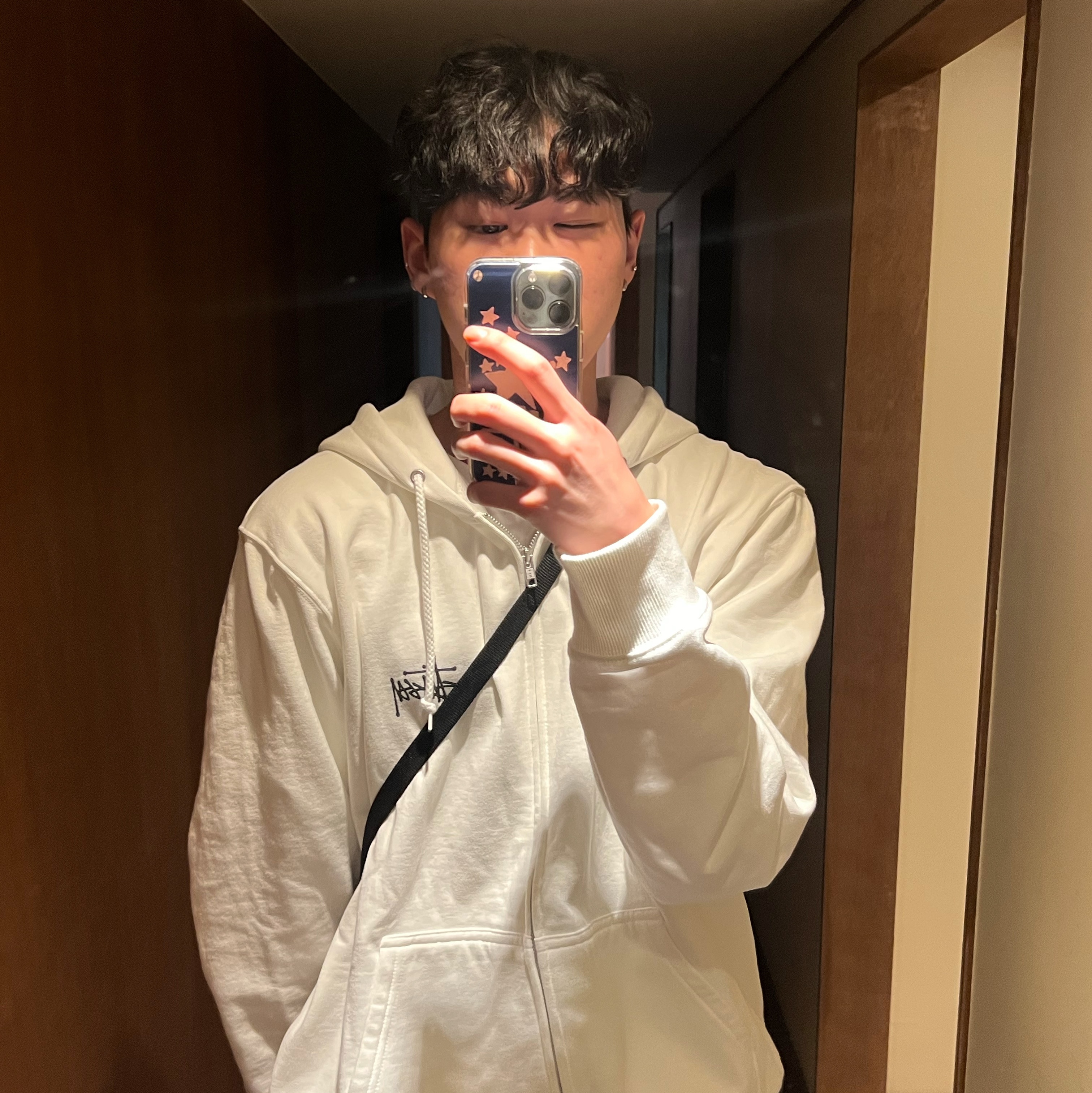 Stussy Basic Stussy Zip Hoodie White 2022, Nike Air Force 1 '07 WB Flax 착용 스타일 - 2