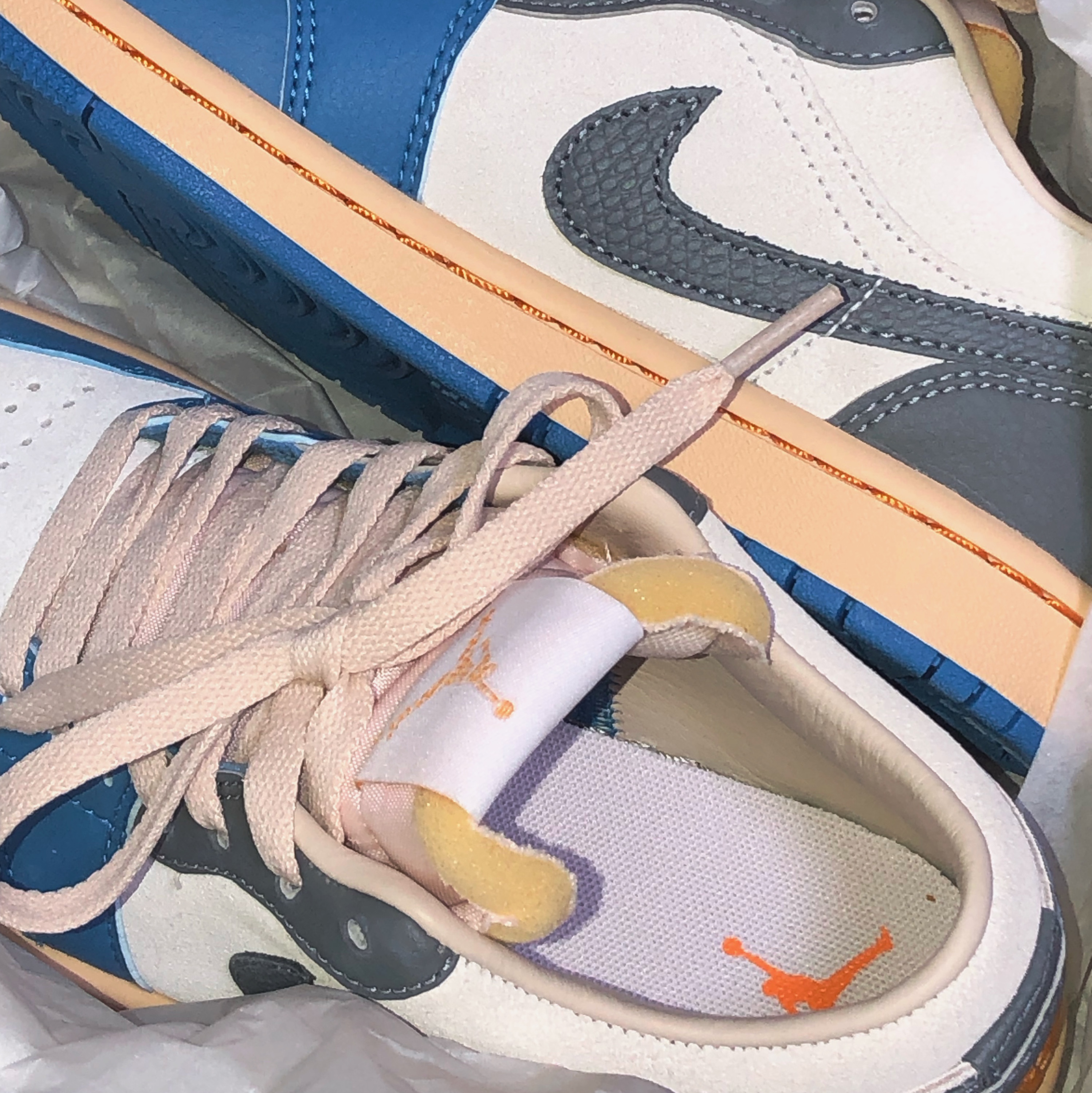 Jordan 1 Low SE Tokyo 96 착용 스타일 - 1