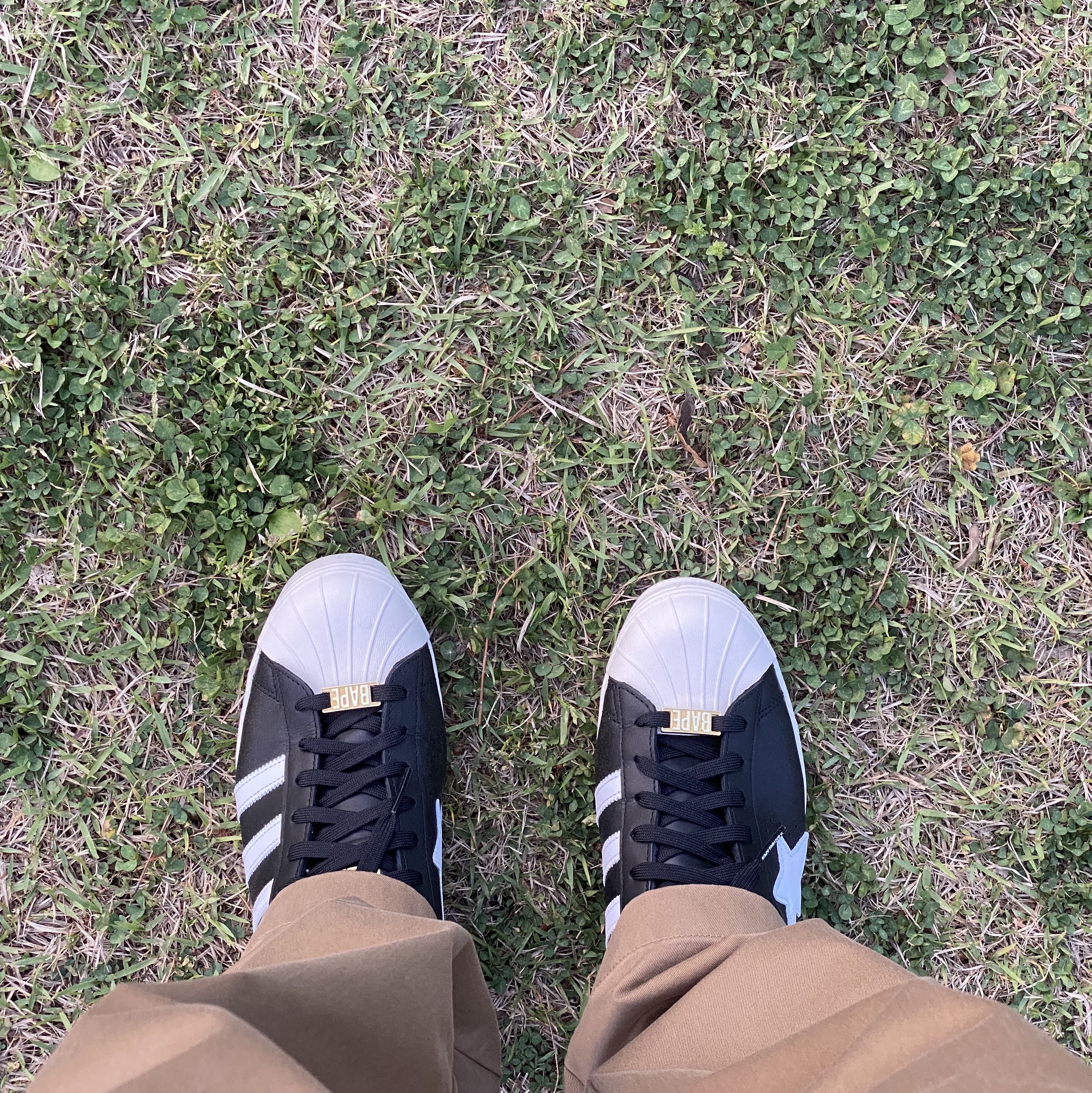 Adidas x BAPE Superstar 80s Core Black Off White 착용 스타일